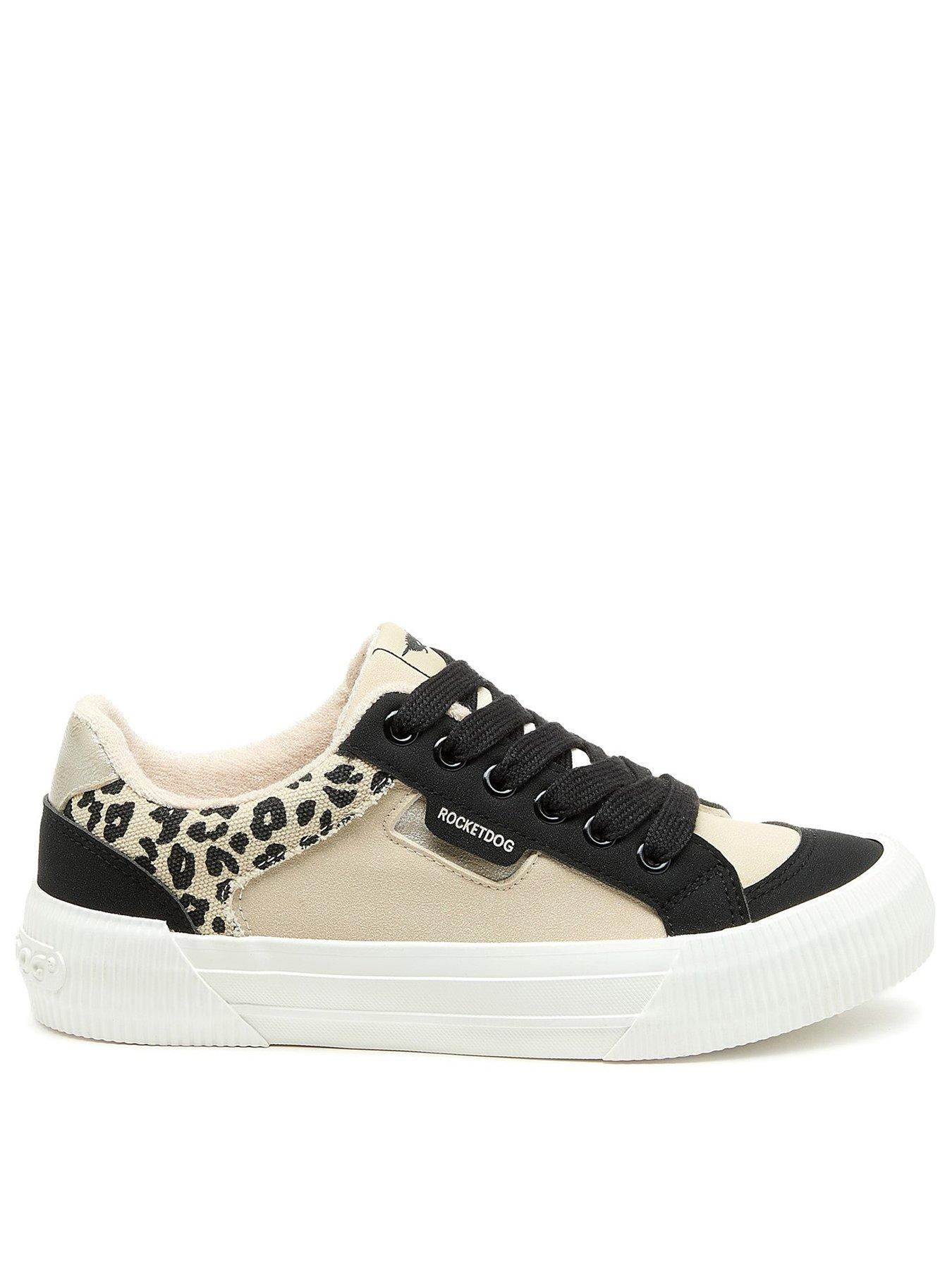  image of rocket-dog-cheery-blocked-suede-trainer-black