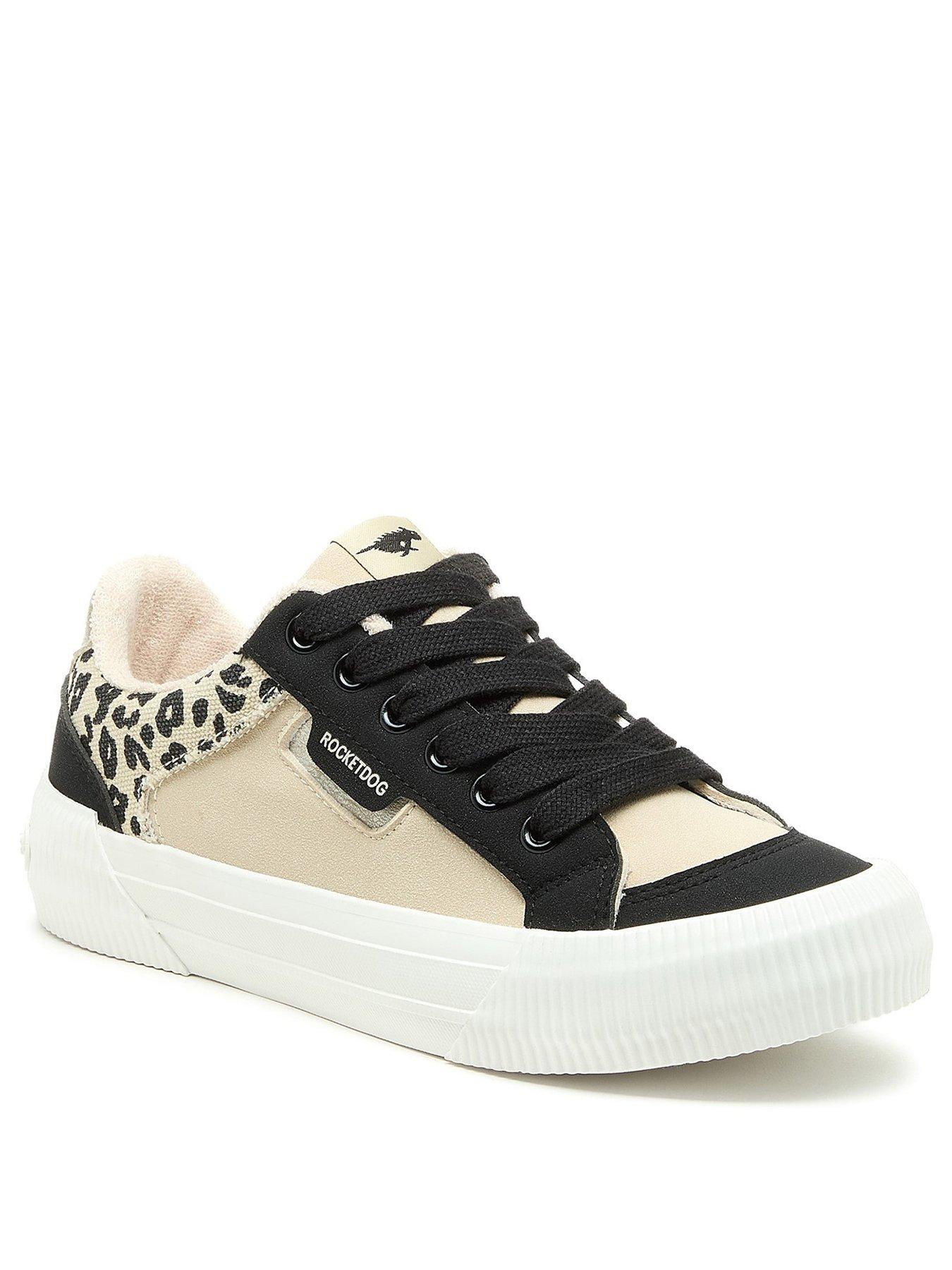  image of rocket-dog-cheery-blocked-suede-trainer-black
