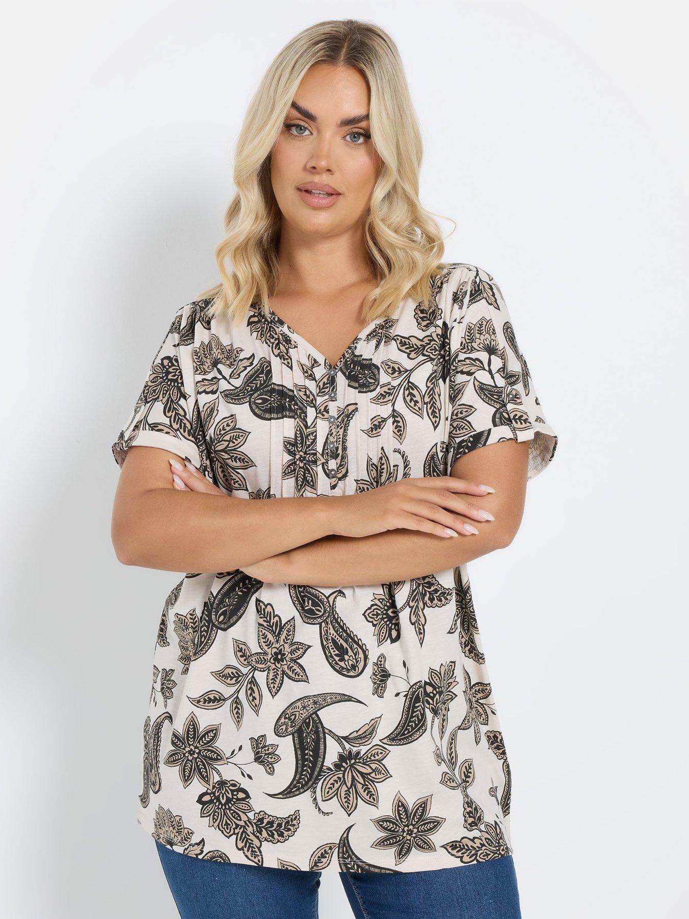 undefined Curve Pintuck Paisley Flower T-Shirt - White