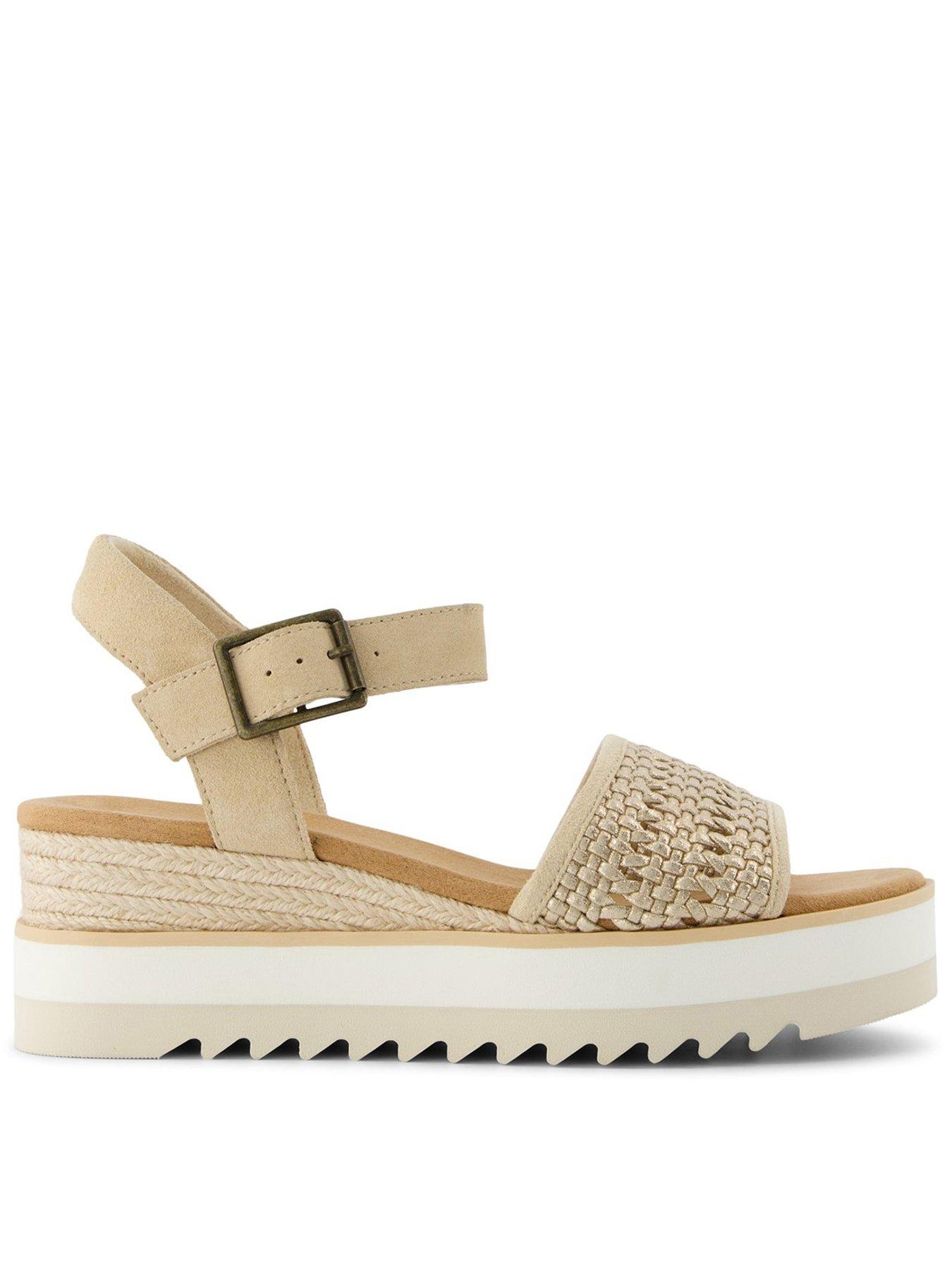 toms-diana-wedge-sandal-beige