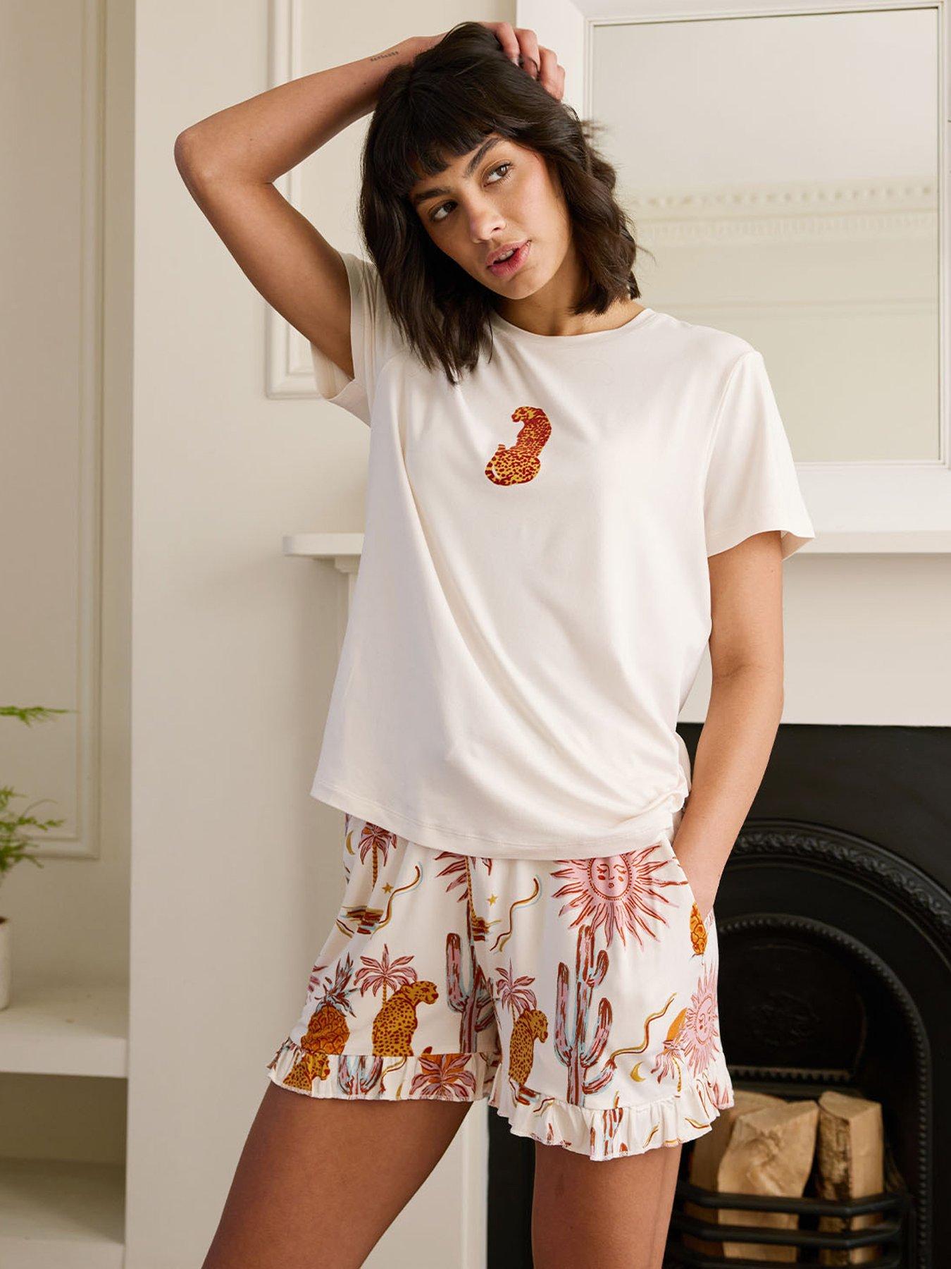 undefined Crew Neck T-shirt With Embroidery And Short Pyjama Set - Daydreamer Paradise Print