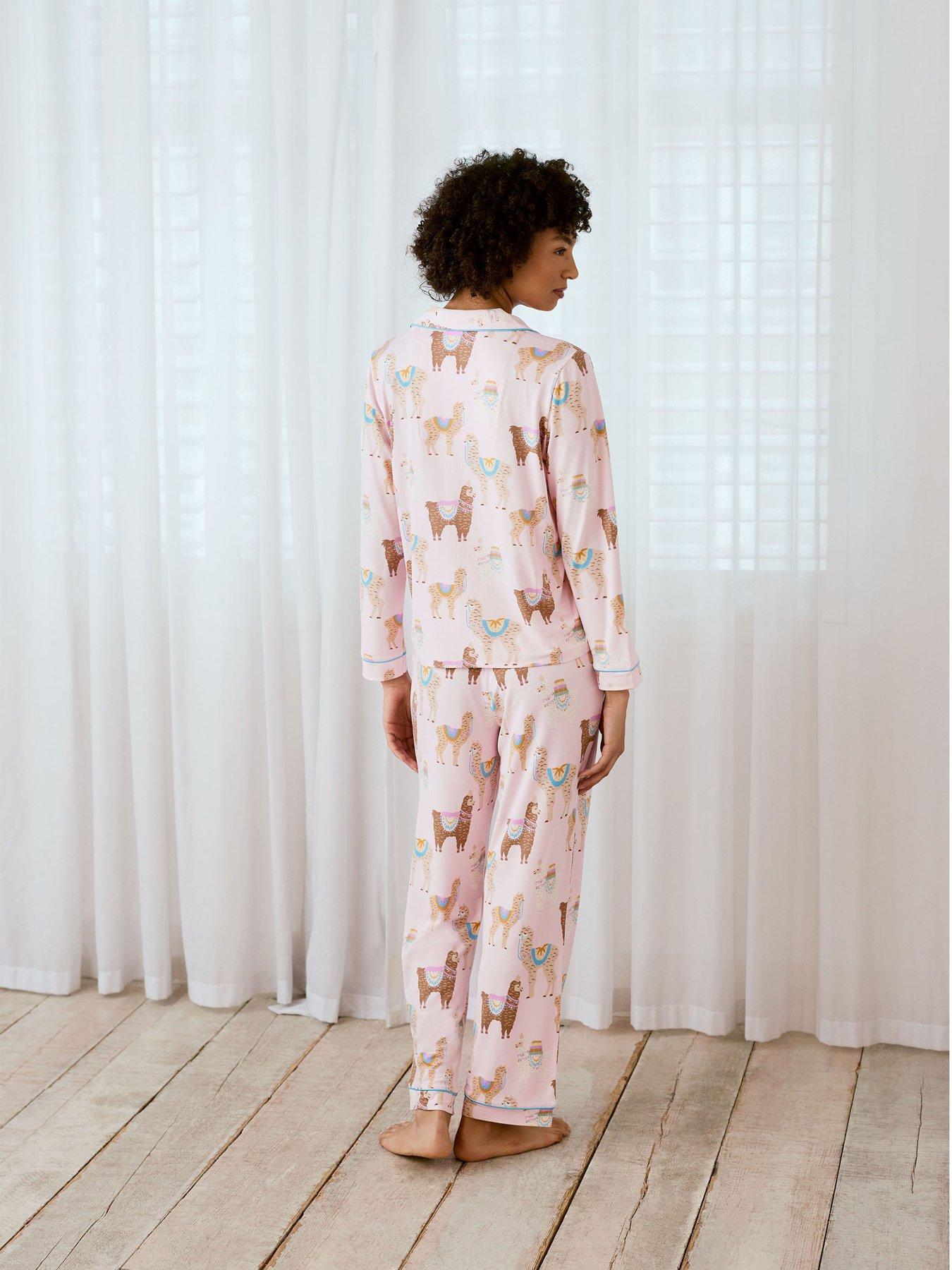  image of chelsea-peers-alpaca-print-long-pyjama-set-pink