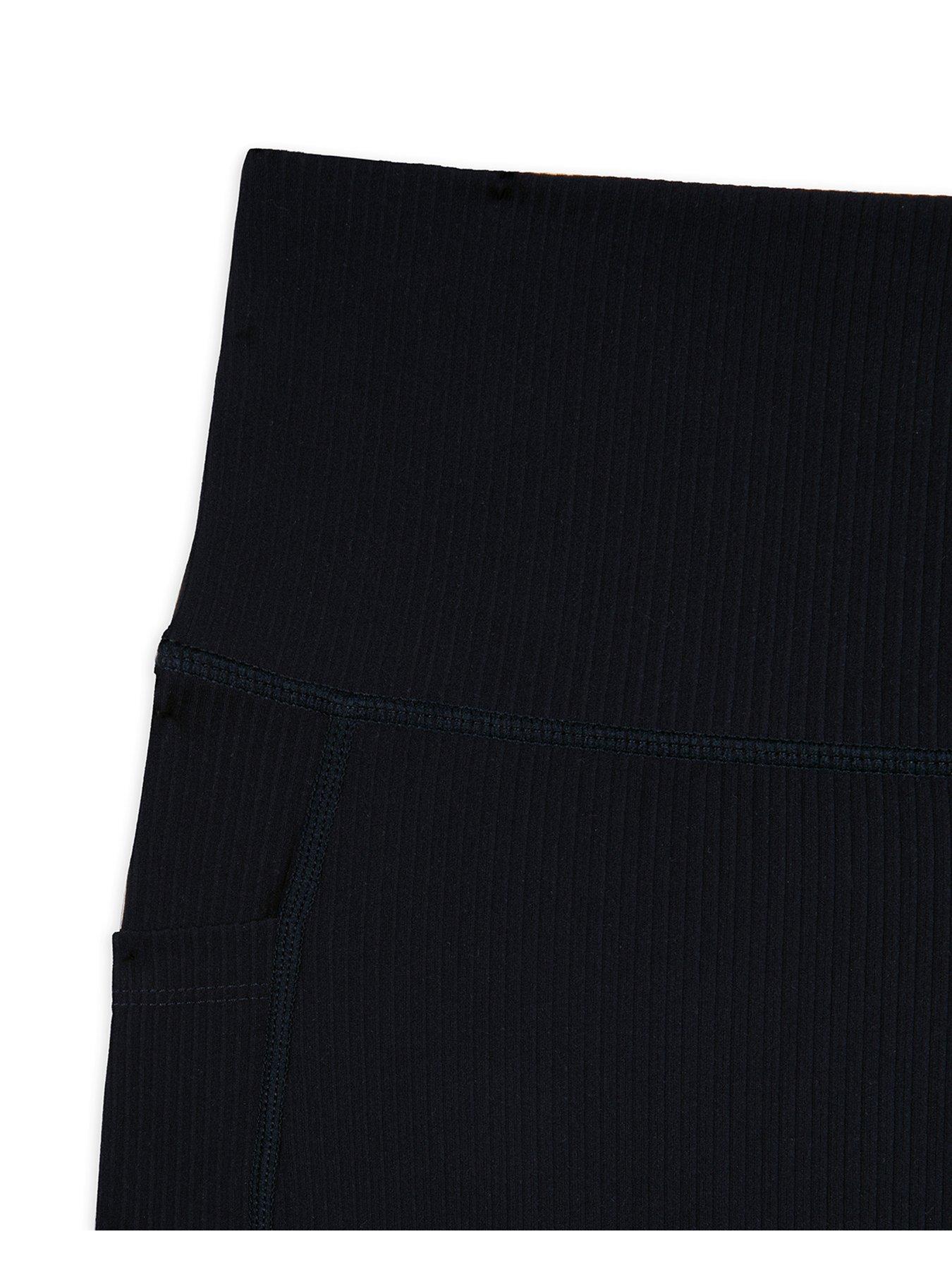 Image 5 of 5 of CHELSEA PEERS Ribbed Bike Shorts - Black