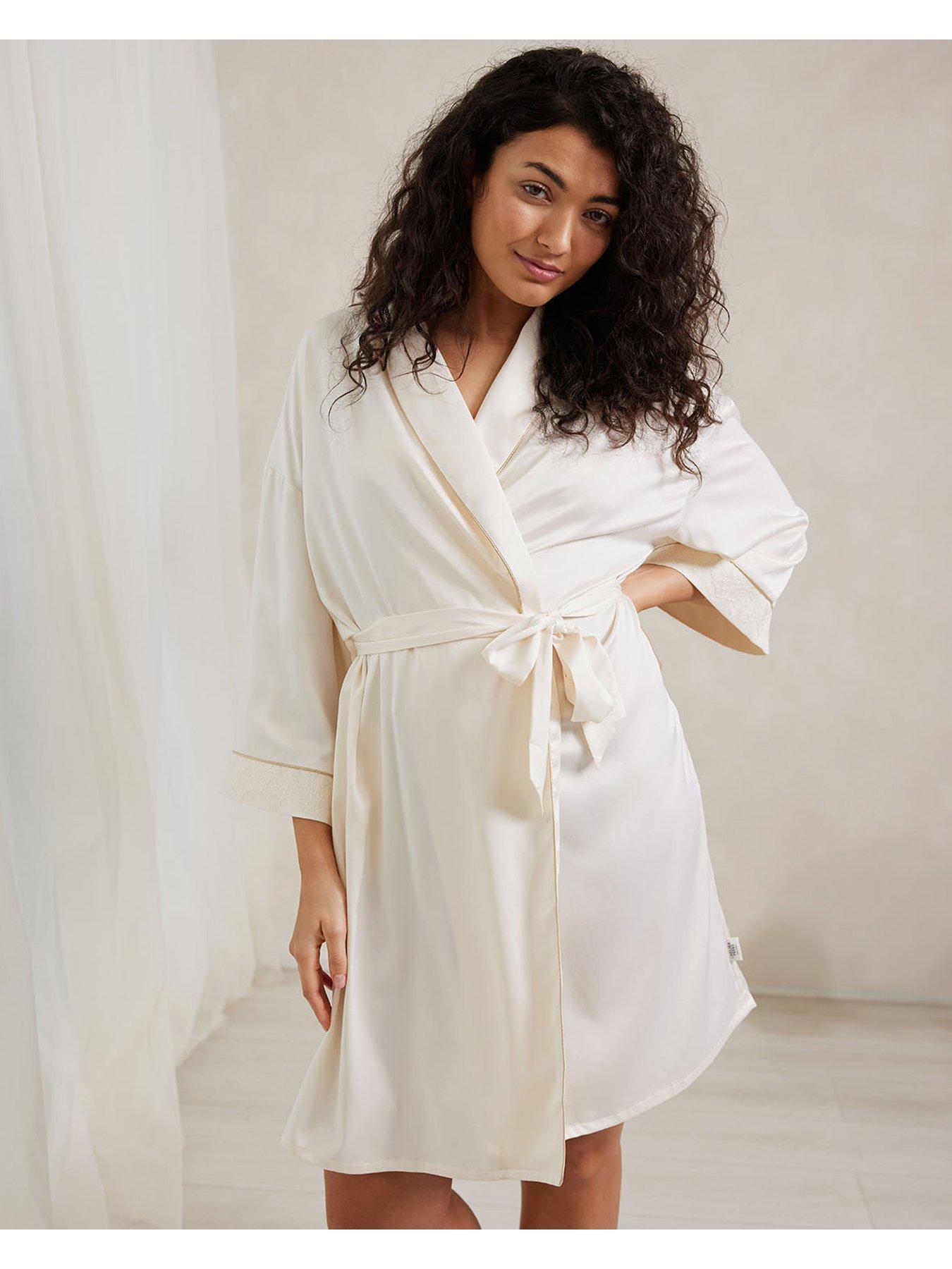 Image 3 of 5 of CHELSEA PEERS Dressing Gown In Satin With Lace Trim Plain - White