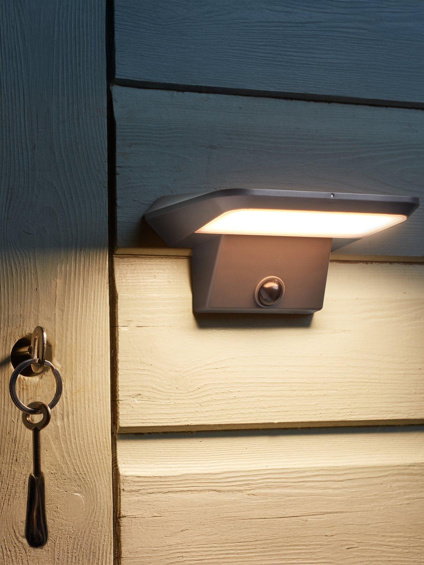 Smart Solar PIR Sentry Wall Light