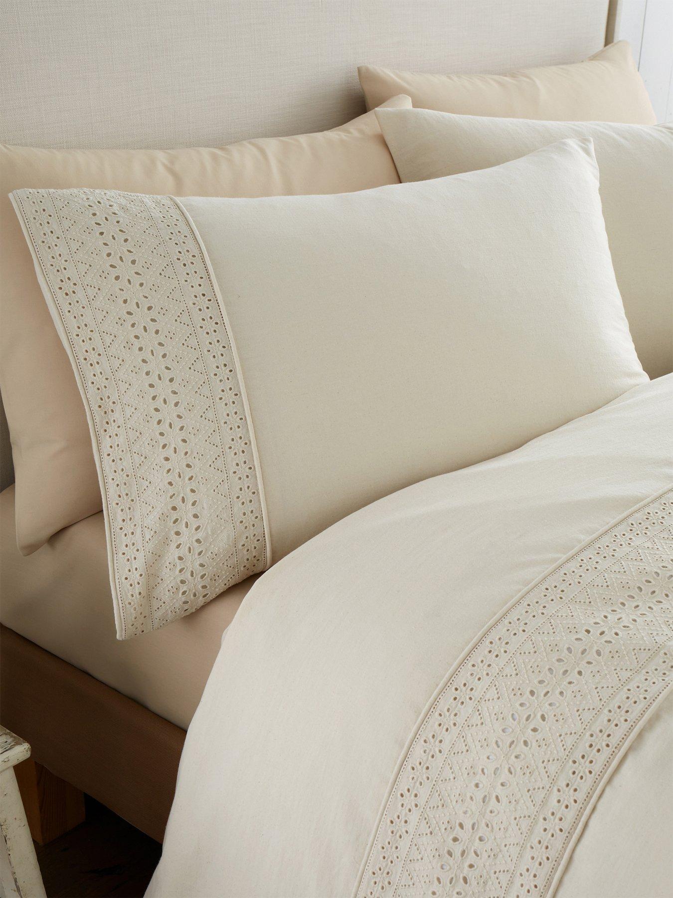 Catherine Lansfield Broderie Anglaise Duvet Set - Cream