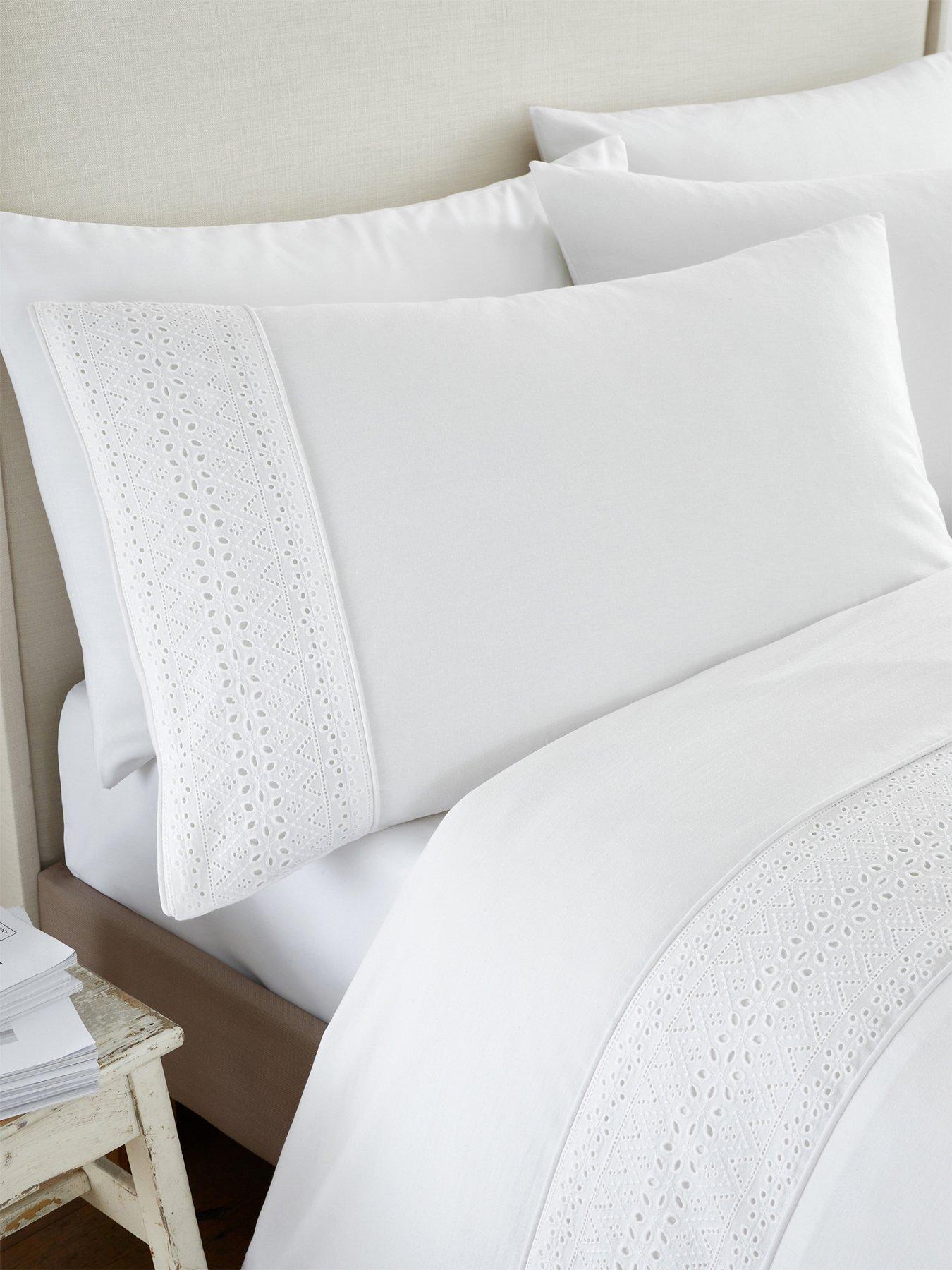 Catherine Lansfield Broderie Anglaise Duvet Set - White