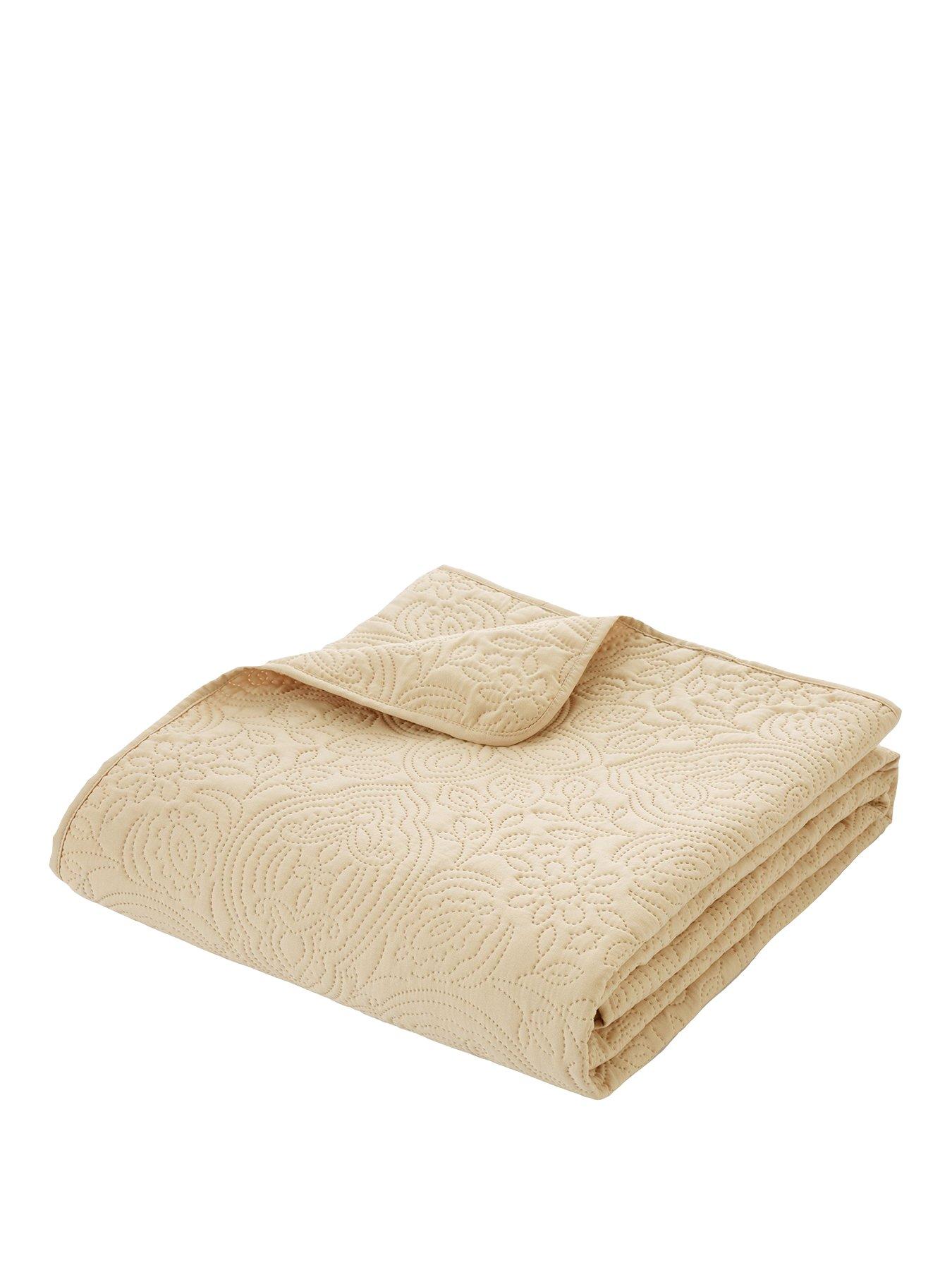  image of pineapple-elephant-casablanca-pinsonic-bedpsread-thrownbsp