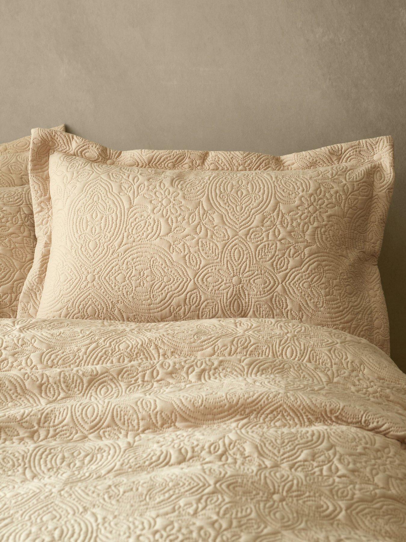  image of pineapple-elephant-casablanca-pinsonic-pillowsham-pair
