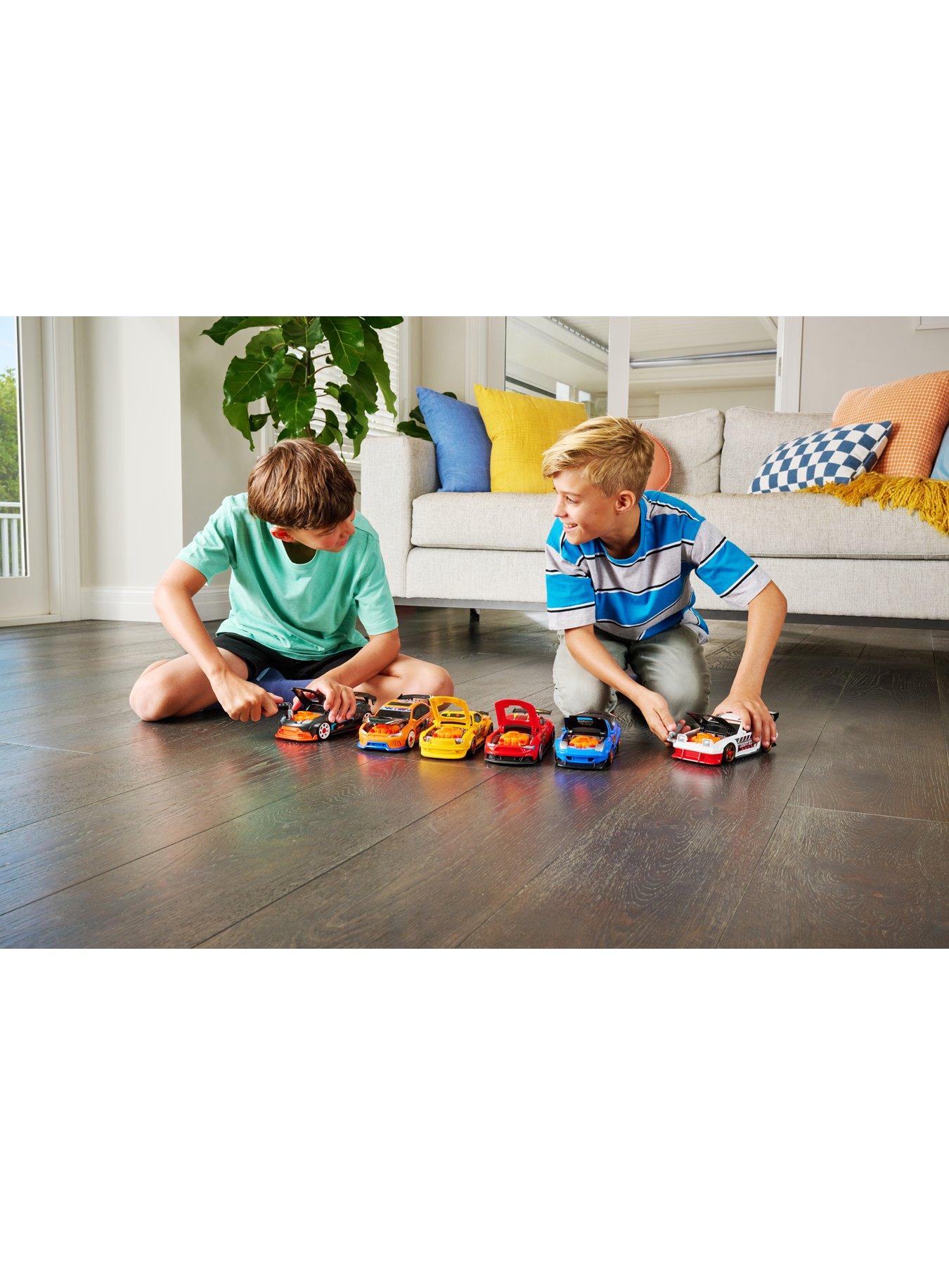  image of zuru-metal-machines-speed-heroes-helmet-playset-surprises-inside