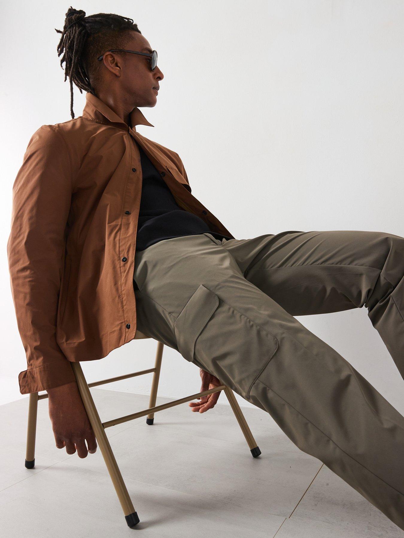  image of mango-ozen-performance-lightweight-cargo-trousers-green