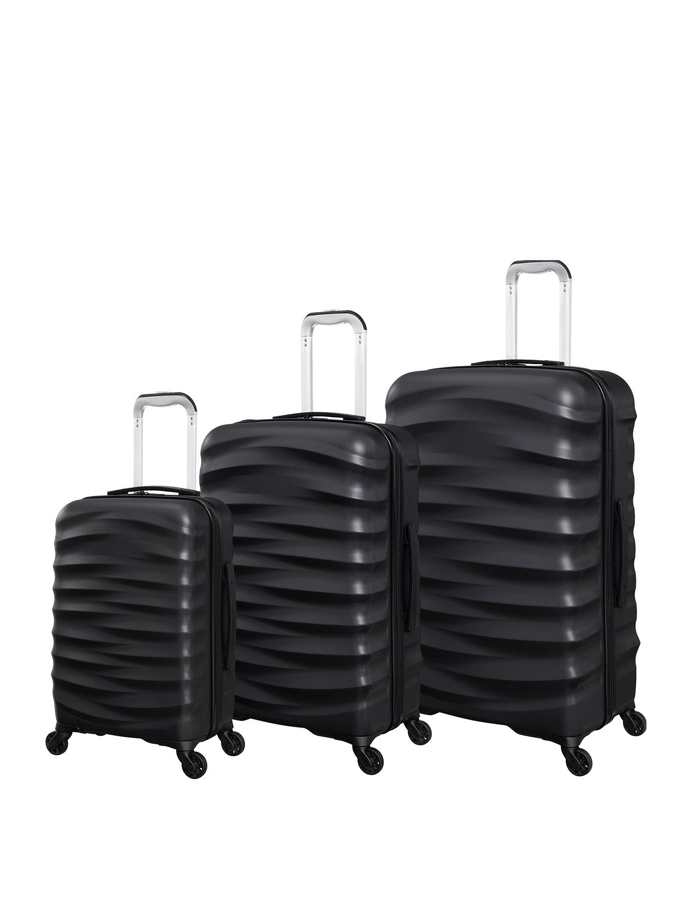 stillFront image of it-luggage-black-hardshellnbspsuitcase-medium