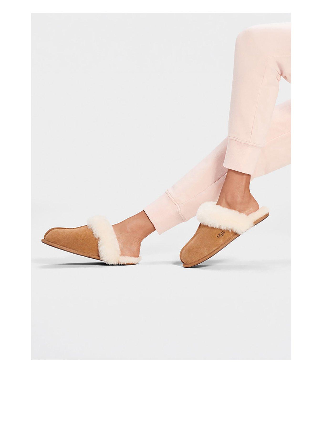  image of ugg-w-scuffette-ii-slippers-chestnut