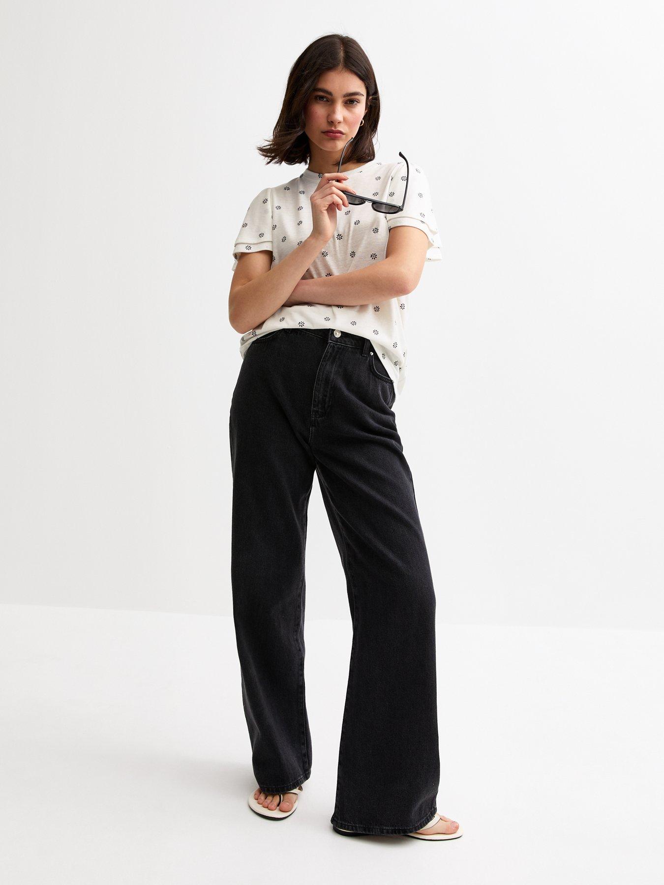  image of new-look-white-daisy-print-flutter-sleeve-top-cream