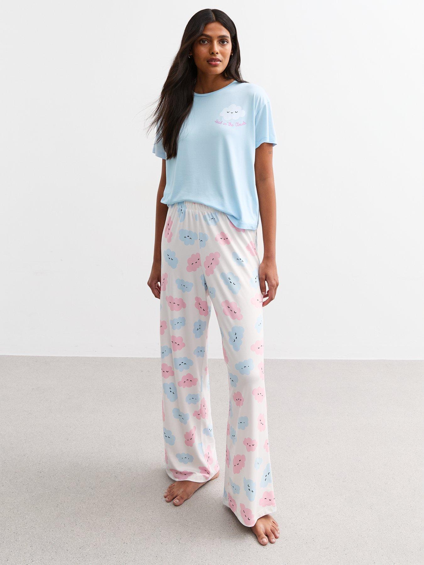 new-look-light-blue-head-in-the-clouds-printed-pyjama-set