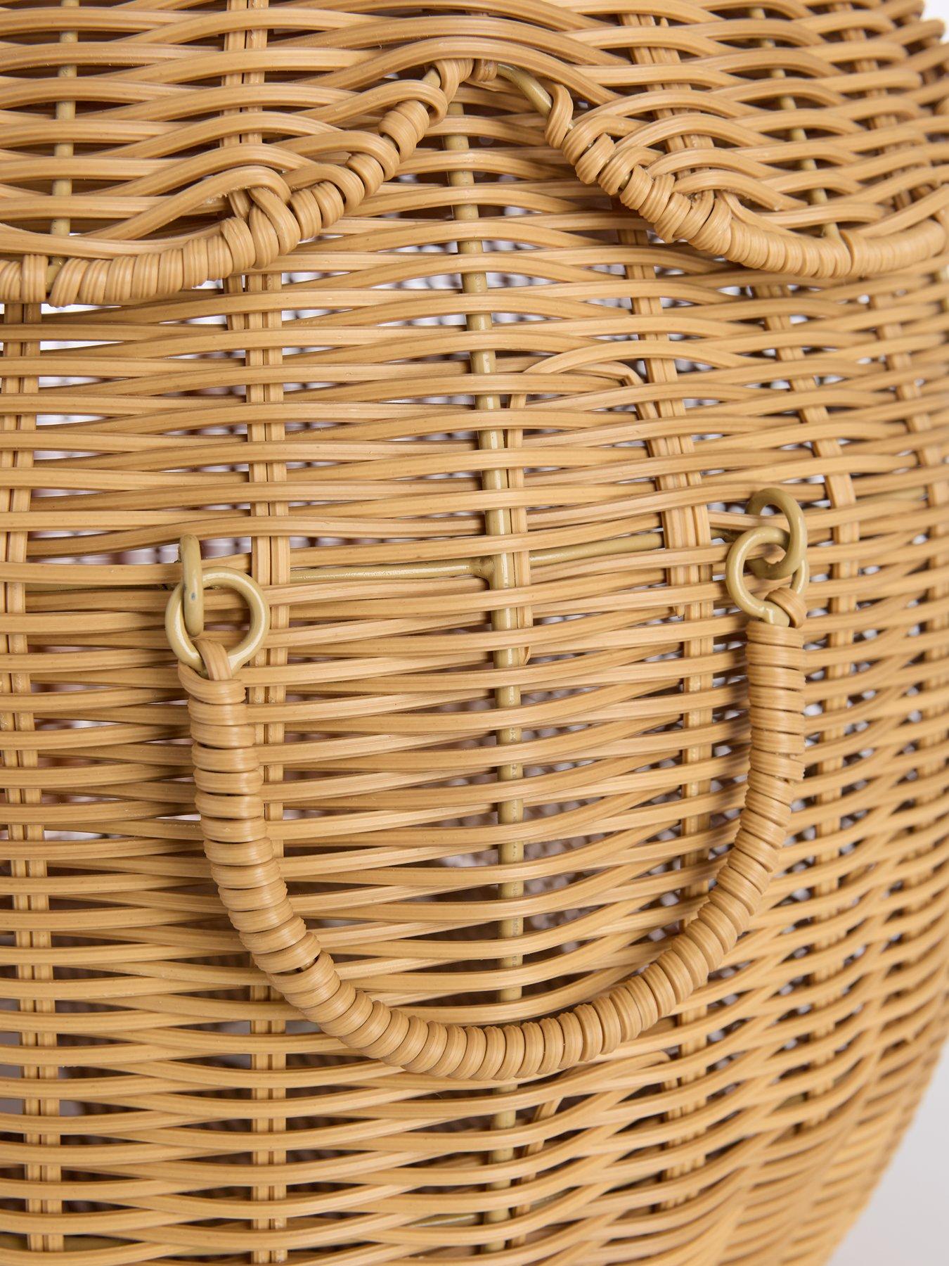 Image 6 of 7 of The Very Collection Large Scallop Sotrage Basket 60x40x36cm