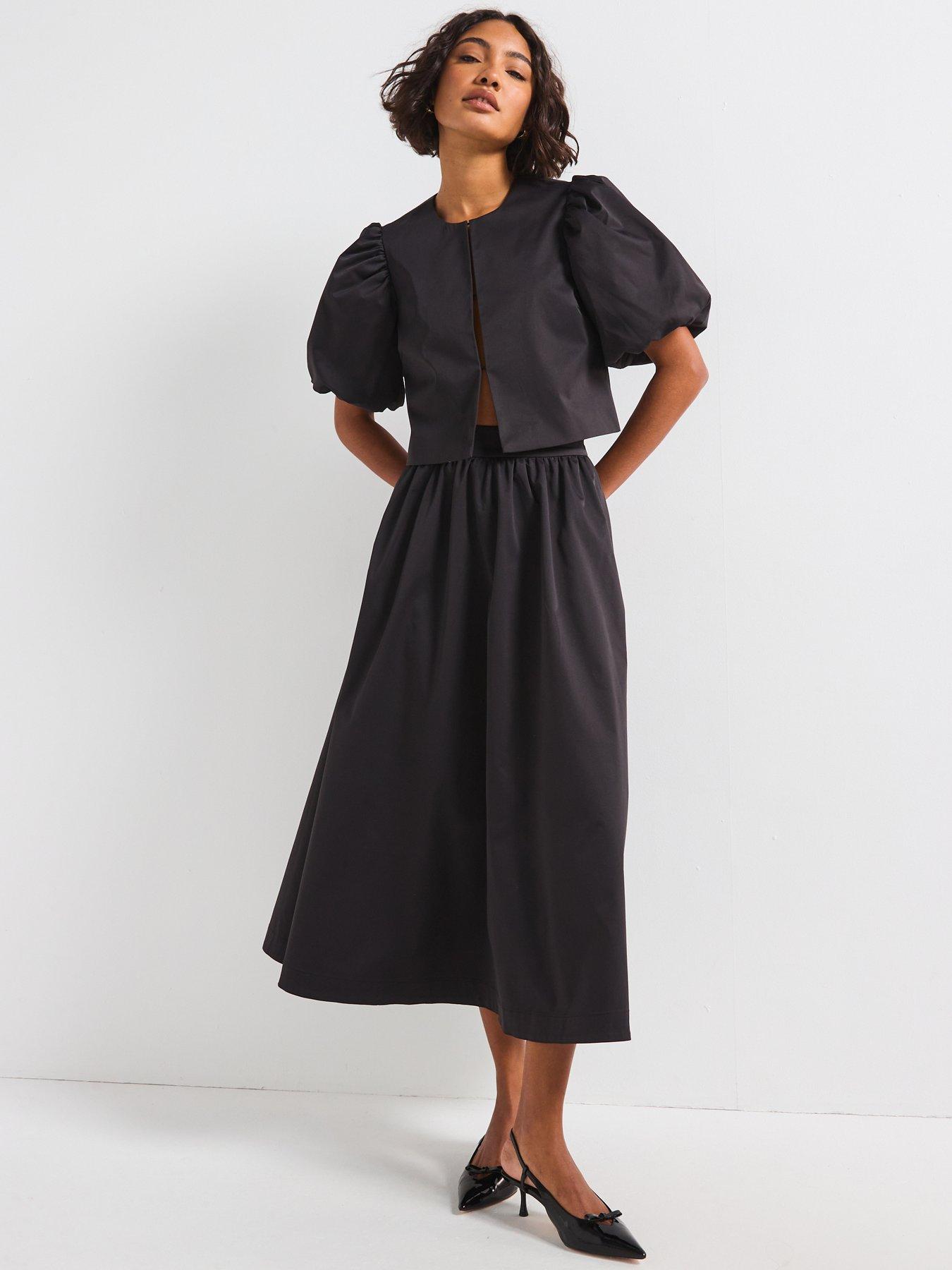  image of rouge-round-neck-short-sleeve-jacket-grey