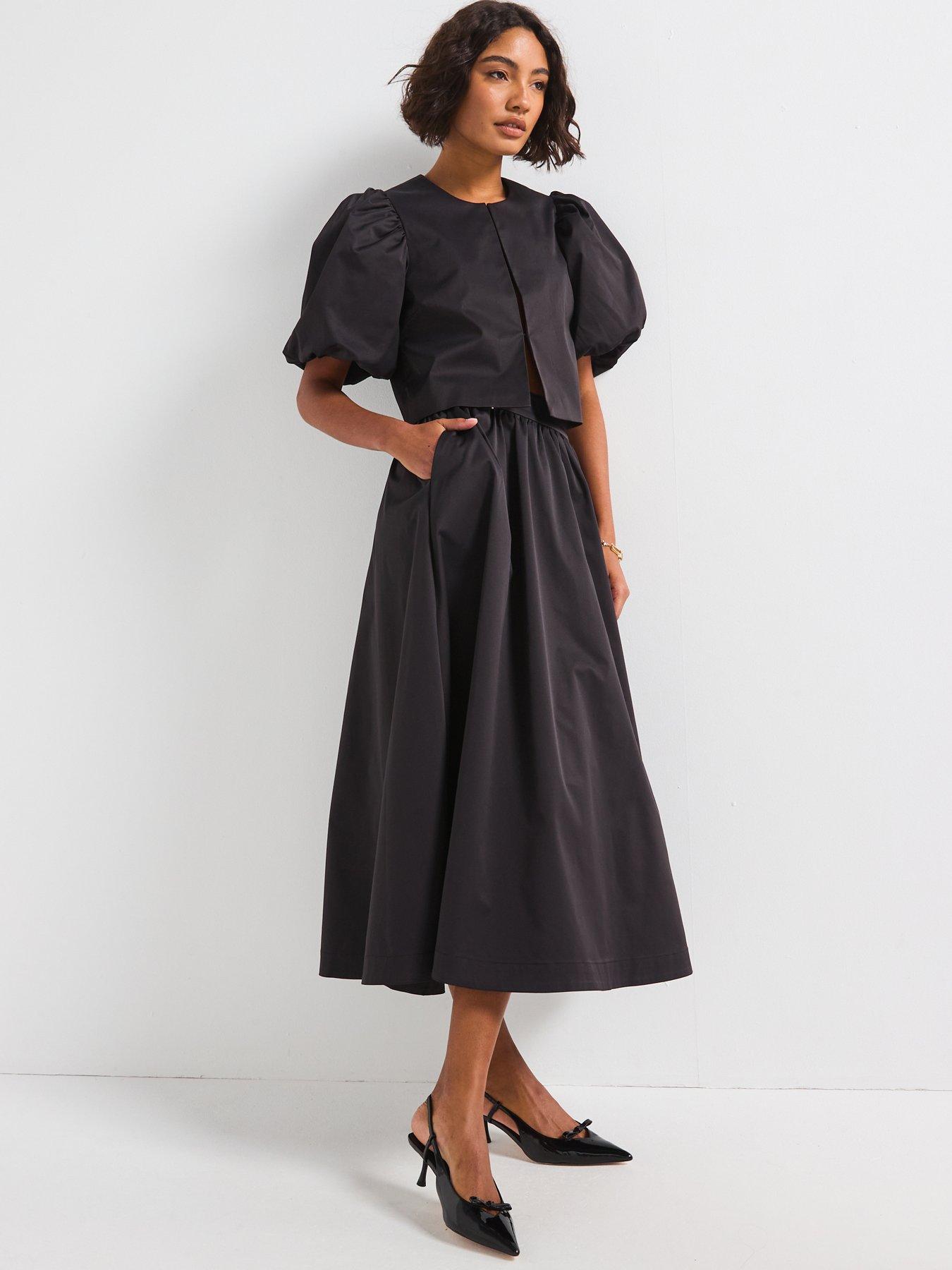  image of rouge-round-neck-short-sleeve-jacket-grey