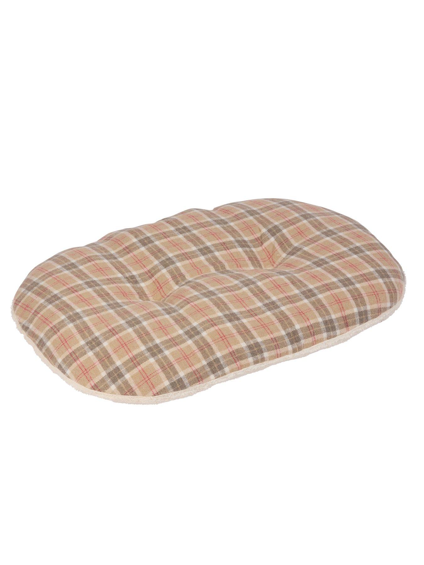 undefined County Oval Cushion (M)