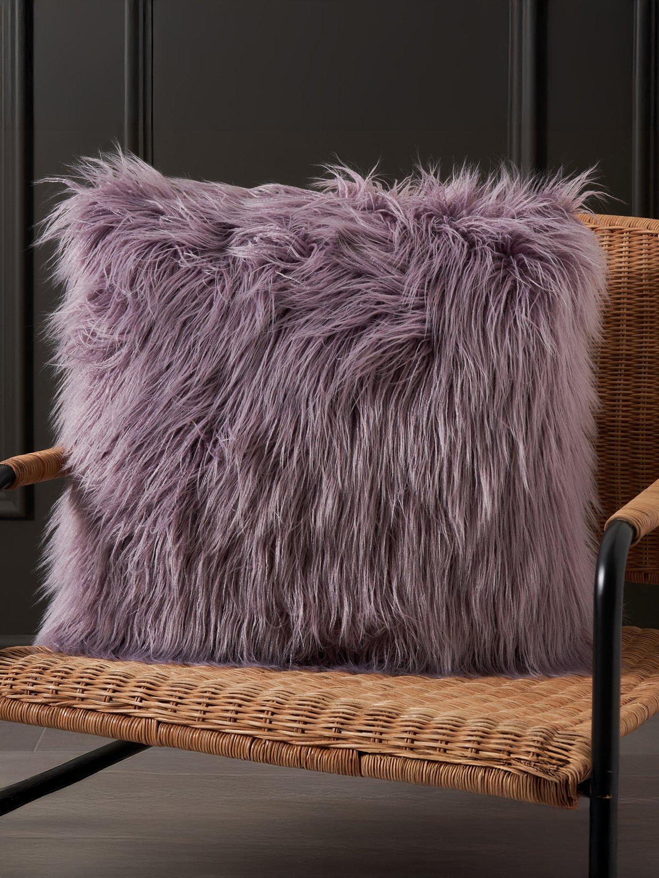 the-very-collection-faux-mongolian-cushion