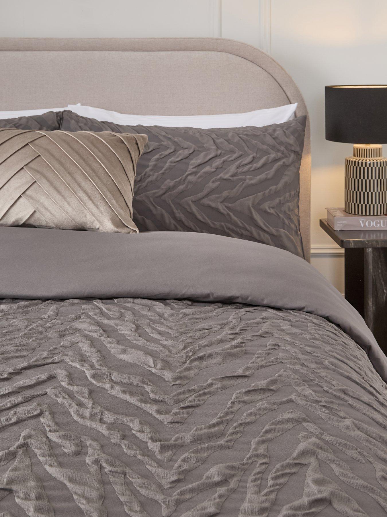 Image 3 of 5 of Very Home Zebra Jacquard Duvet Cover&nbsp;Set - Charcoal