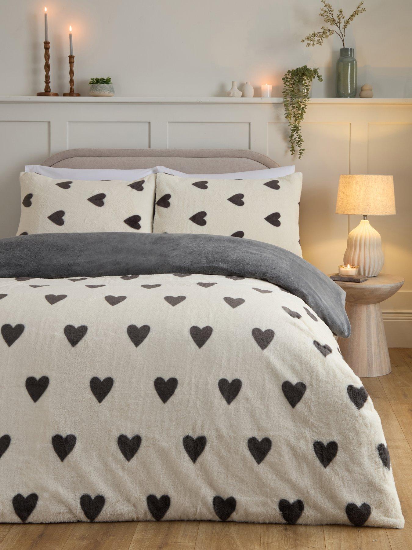the-very-collection-faux-fur-heart-print-duvet-covernbspset