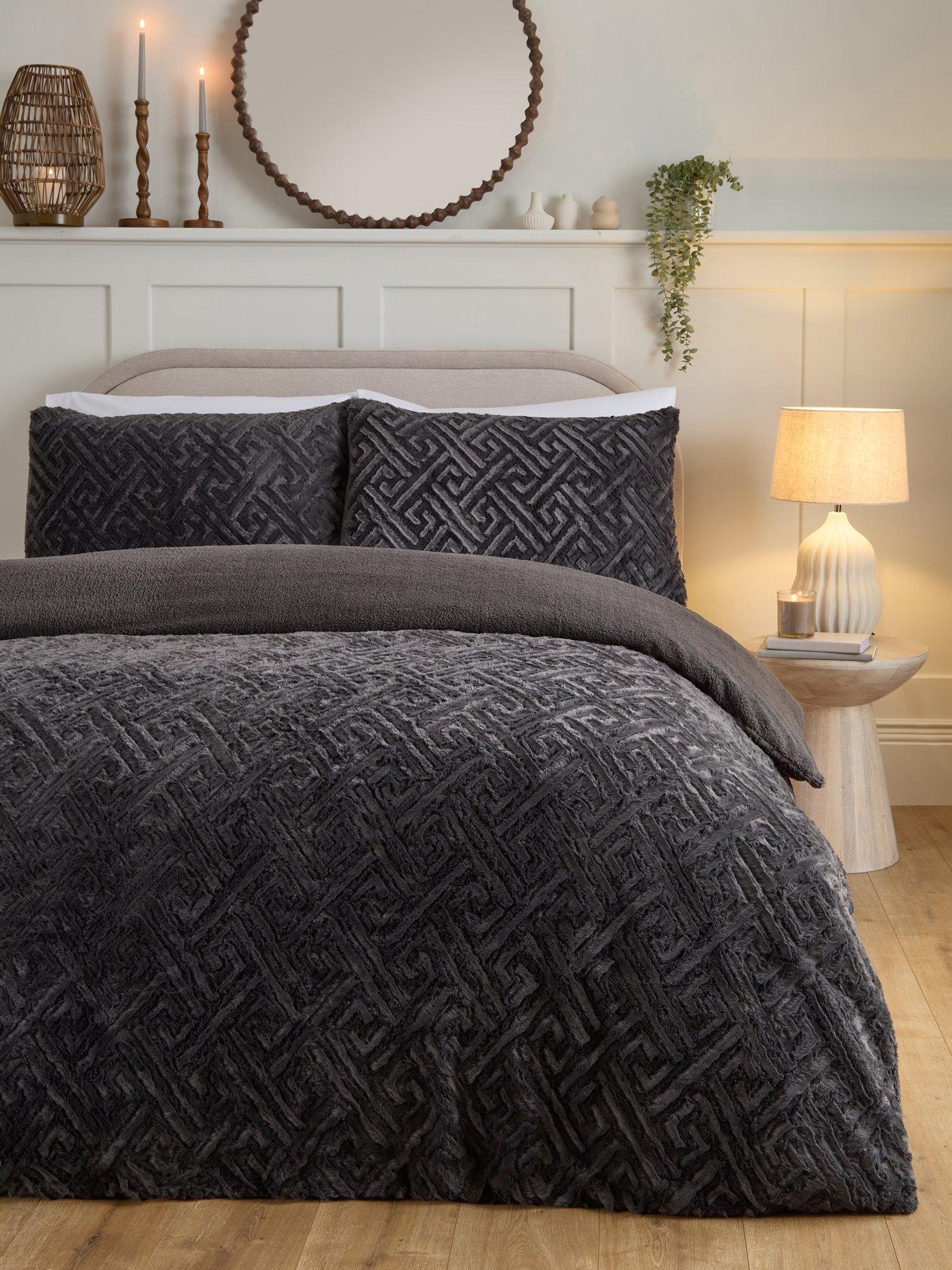 The Very Collection Luxe Geo Fleece Duvet Cover Set