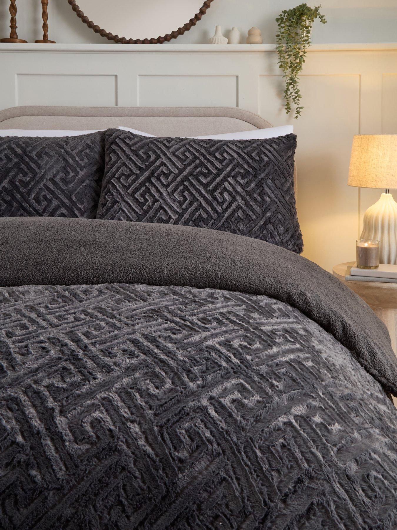 Image 3 of 5 of Very Home Luxe Geo Fleece Duvet Cover Set