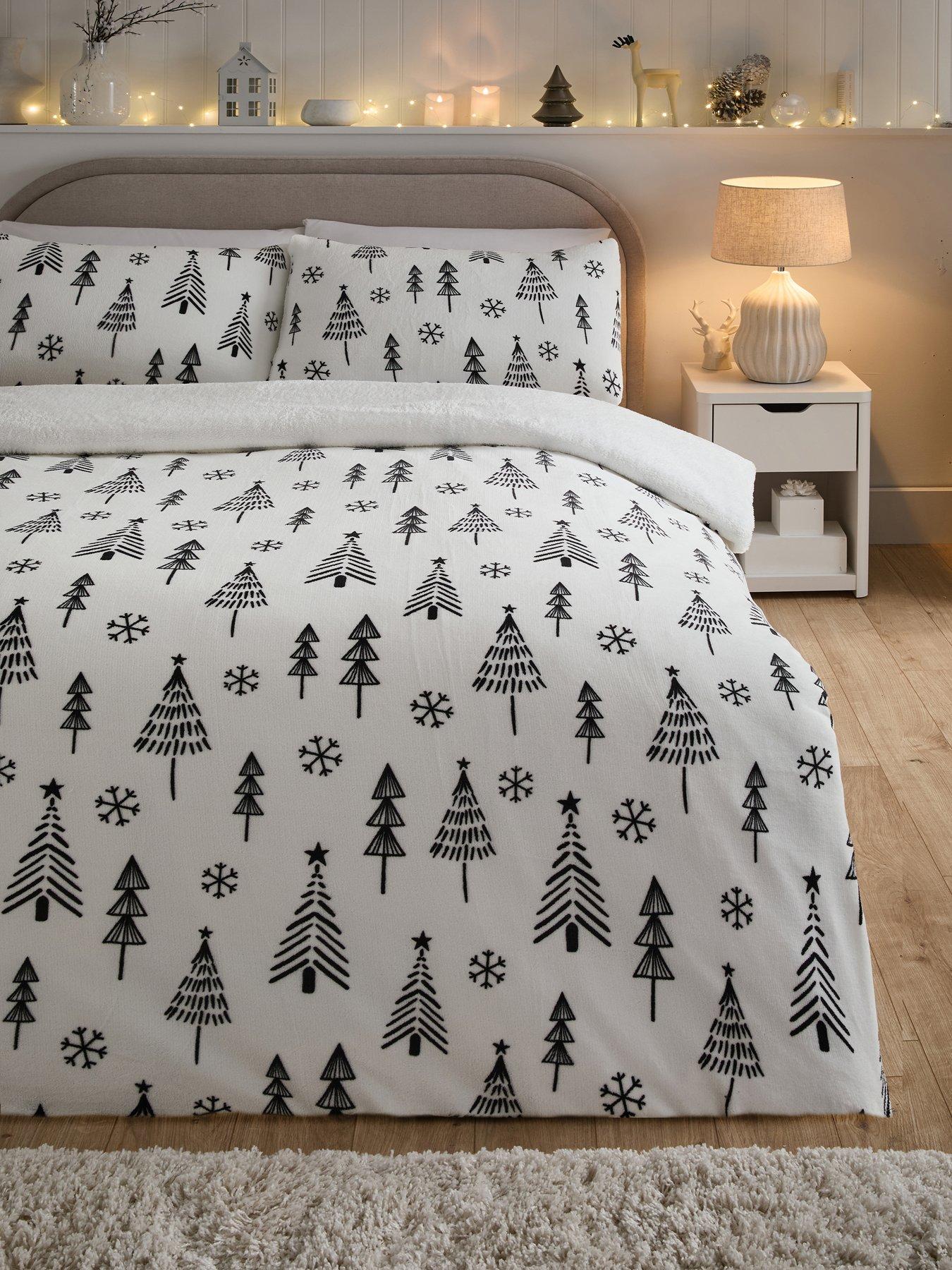 very-home-scandi-tree-mono-printed-fleece-christmas-duvet-covernbspset