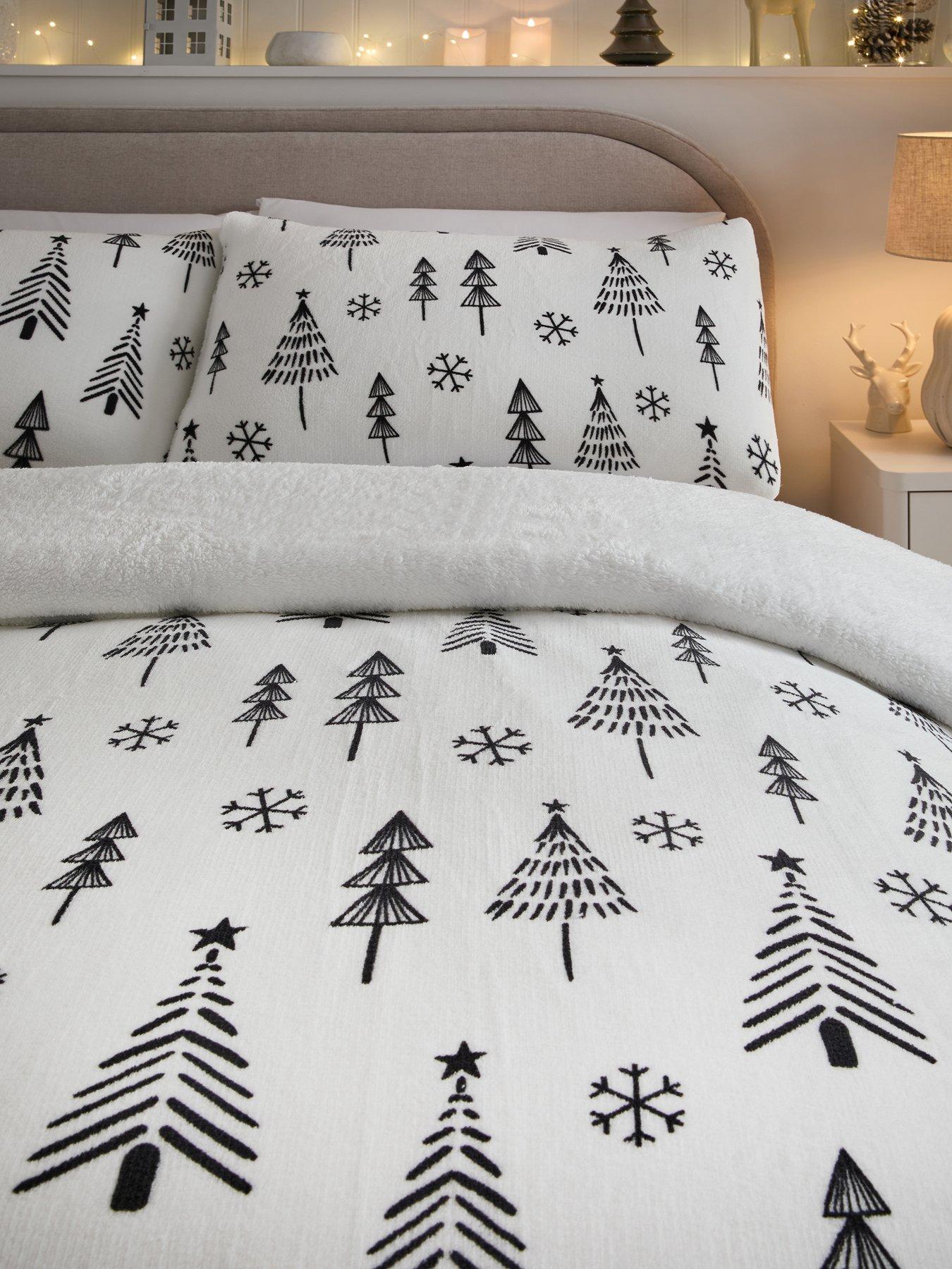 Image 3 of 5 of Very Home Scandi Tree Mono Printed Fleece Christmas Duvet Cover&nbsp;Set