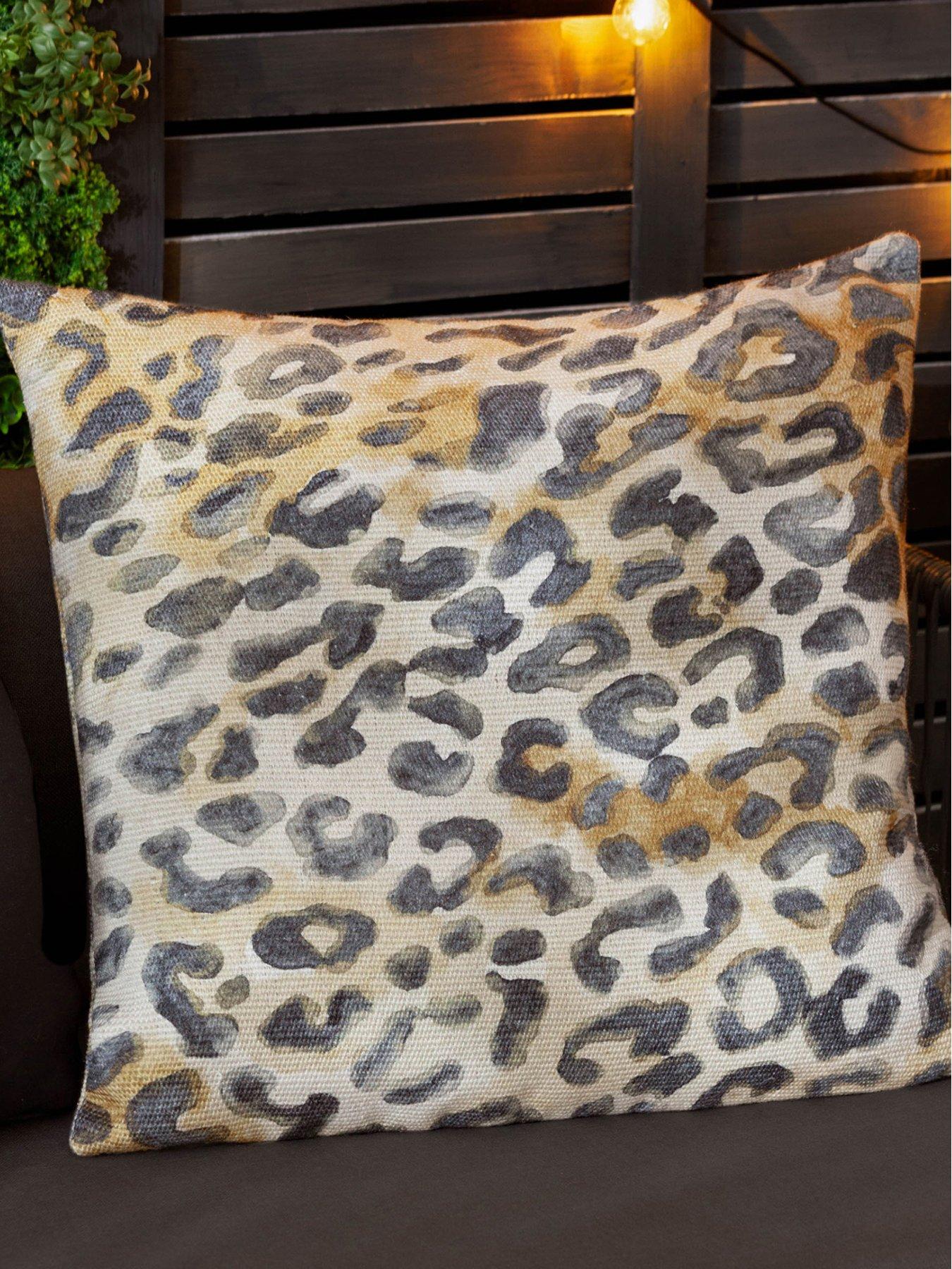 paoletti-leopardis-leopard-outdoor-cushion--59x59cm