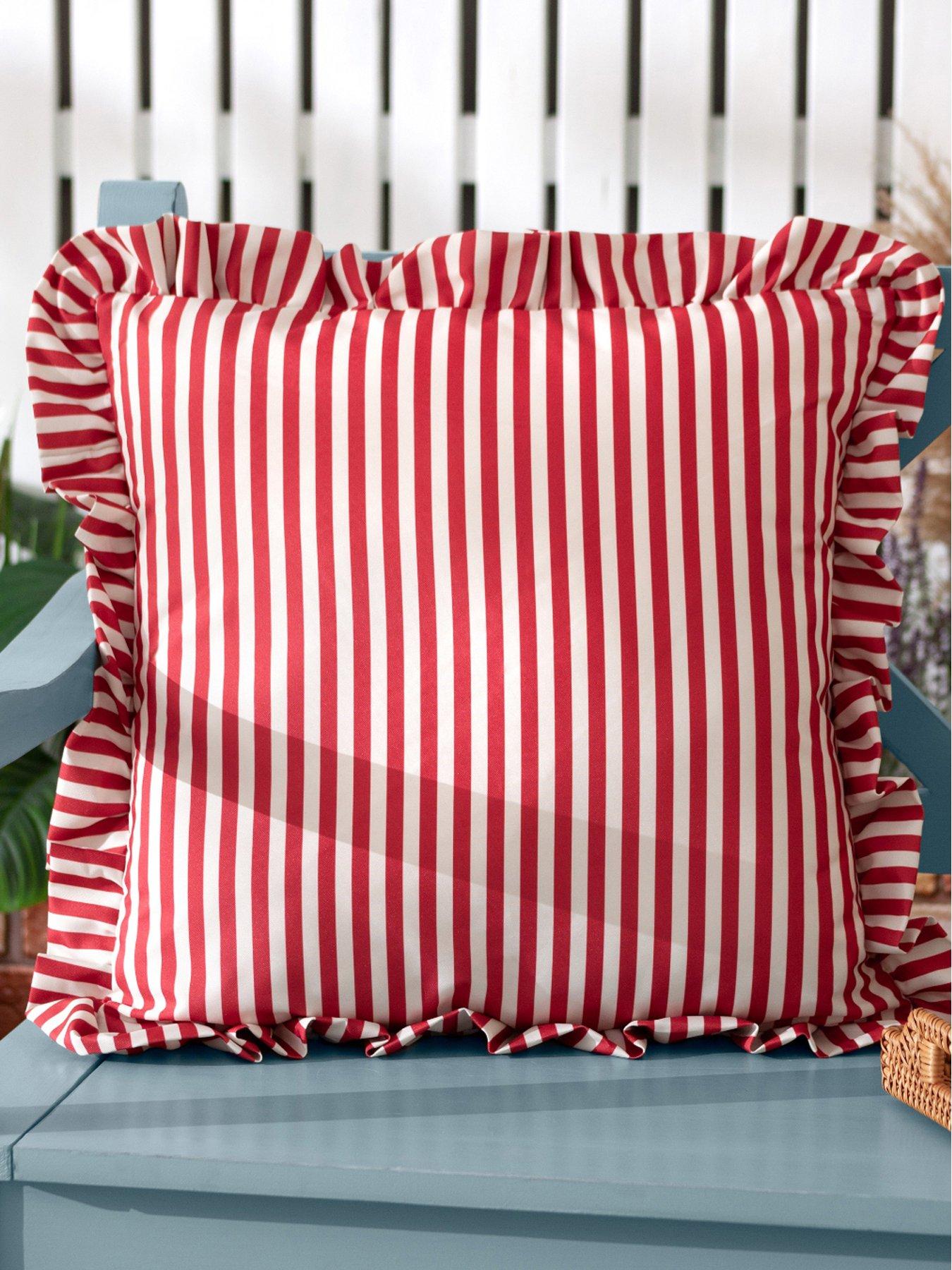 wylder-millie-ruffle-outdoor-cushion