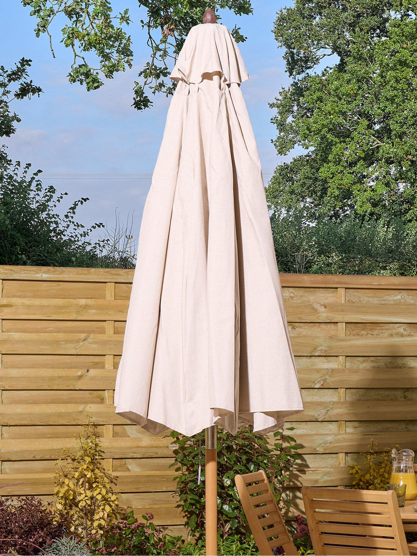 front image of rowlinson-ashdown-wooden-parasol-27m