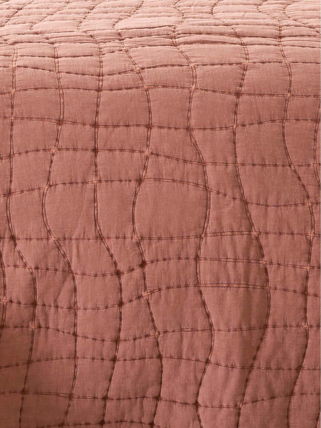 Image 3 of 4 of The Very Collection Retreat Cotton Quilted Bedspread - 165 x 240 cm - Pink