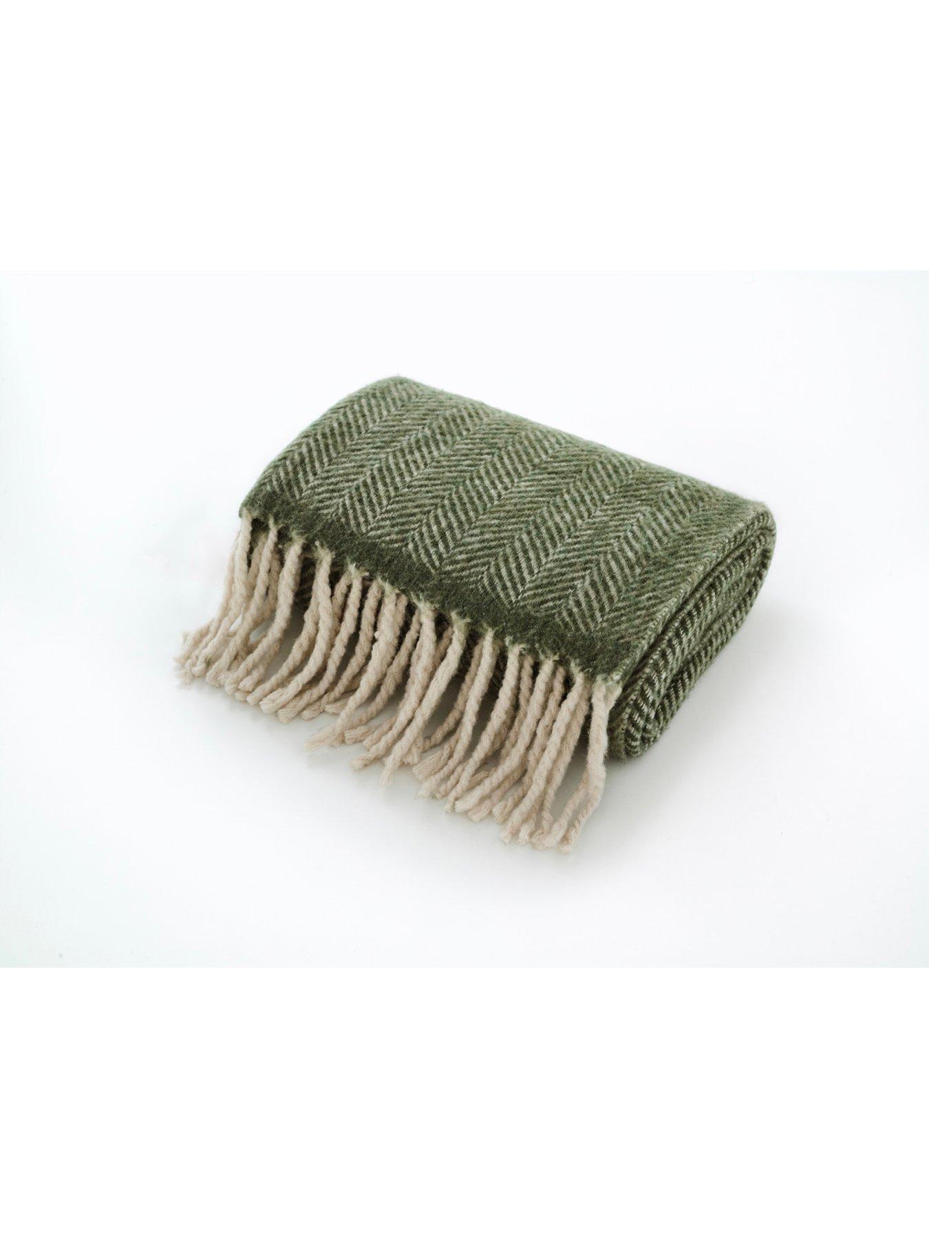 deyongs-moorland-100-wool-throw