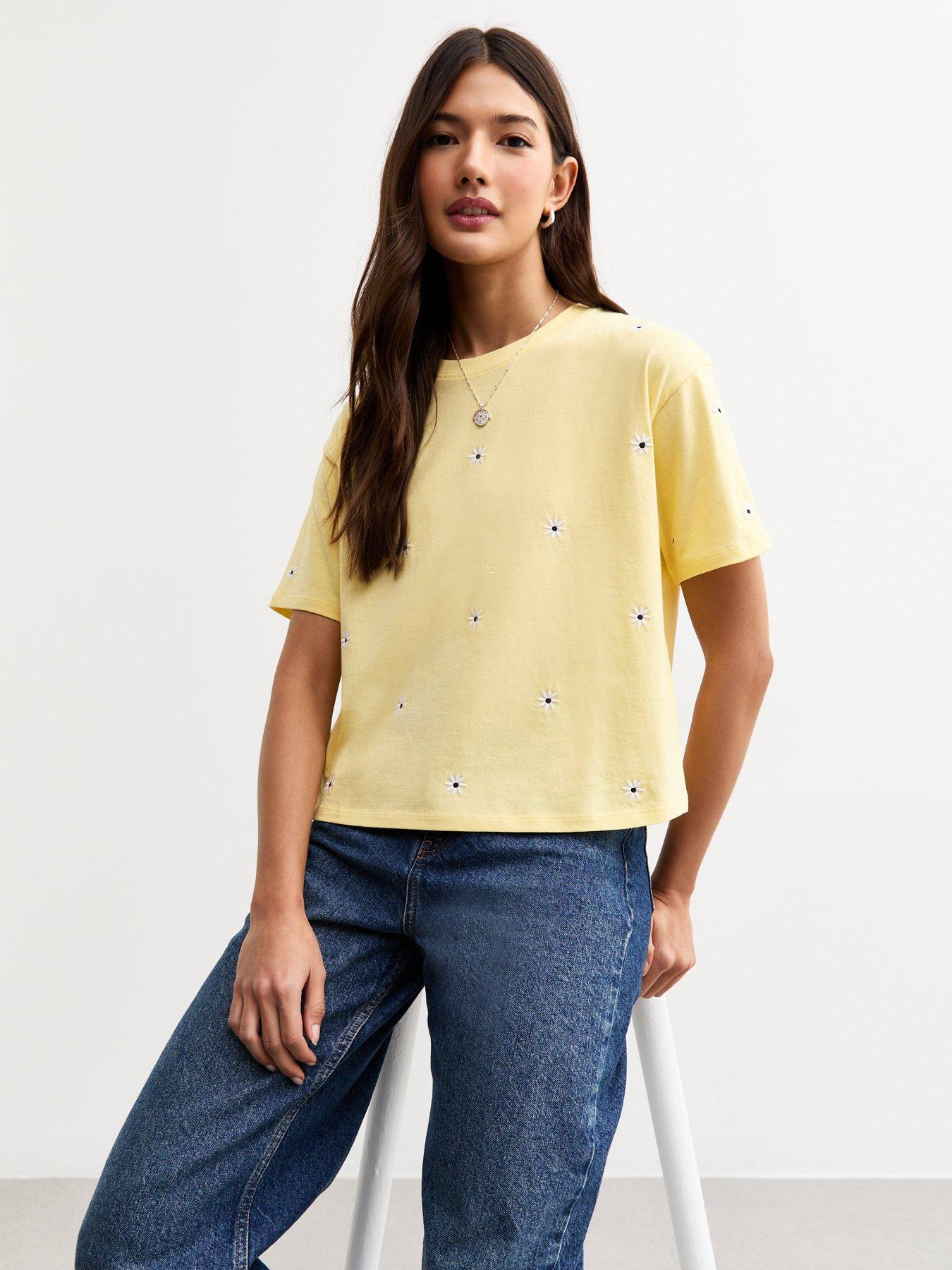 new-look-yellow-daisy-embroidered-relaxed-t-shirt