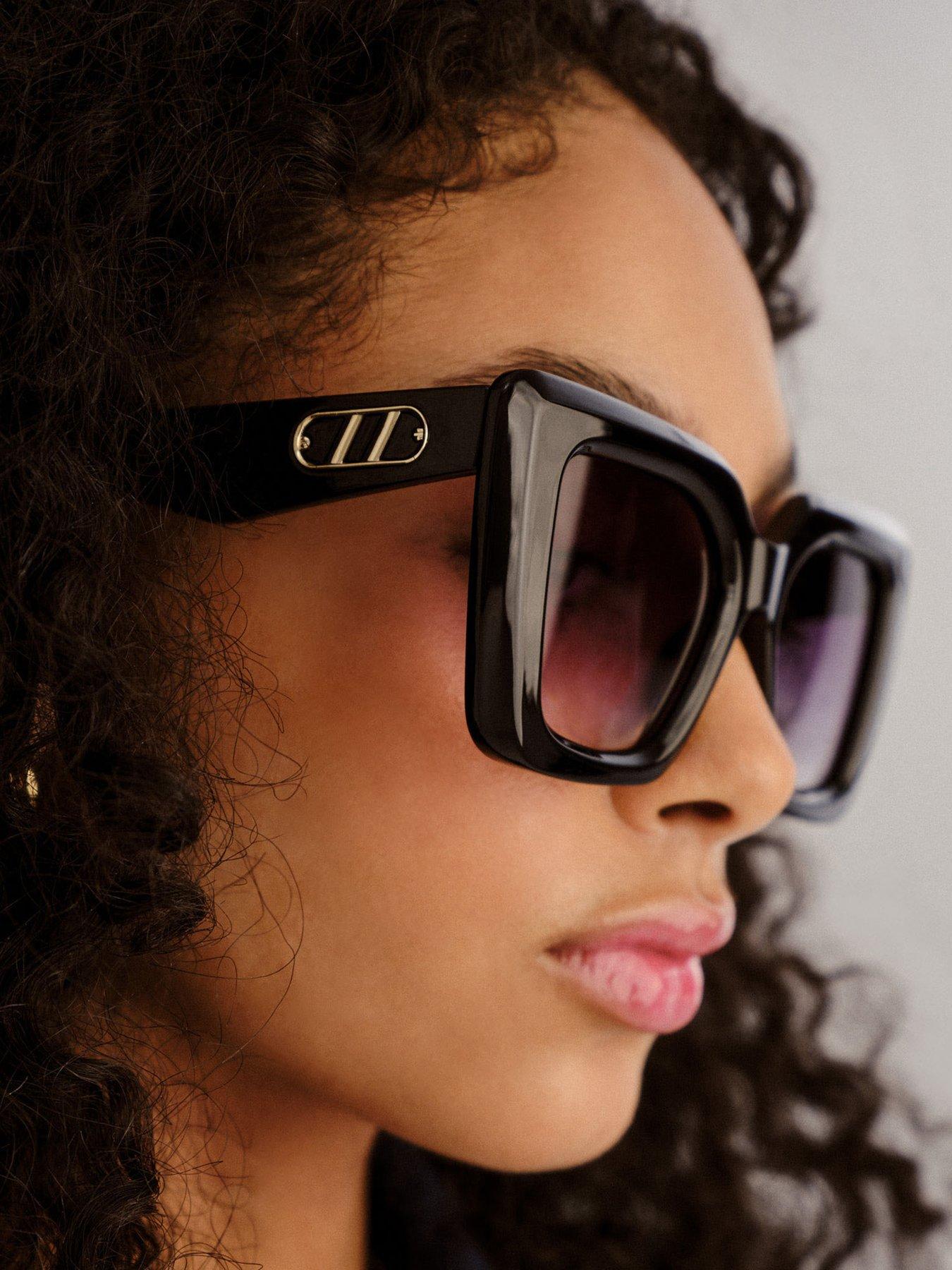  image of le-specs-unimaginable-black-sunglass