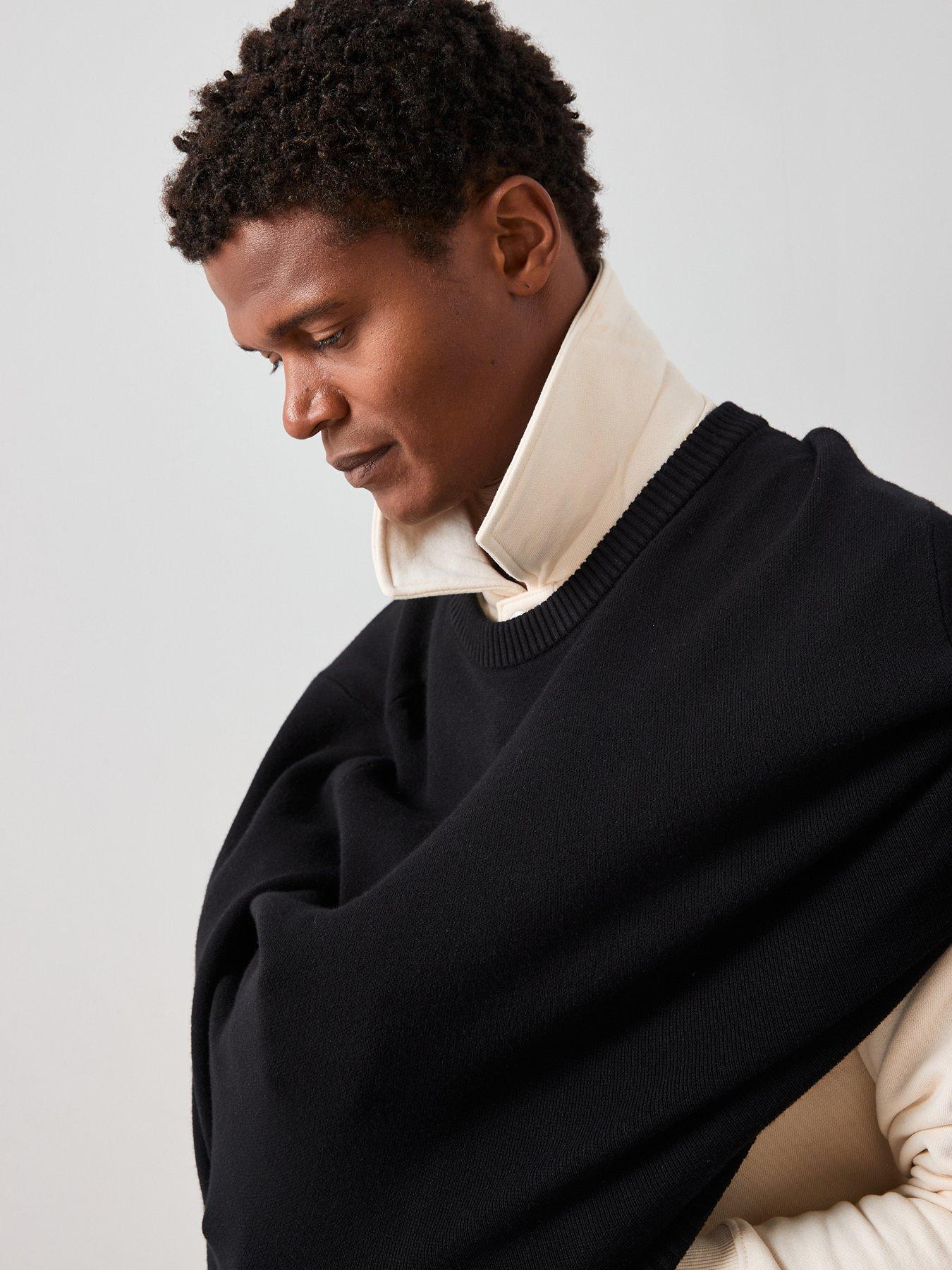 Image 5 of 7 of The Very Collection Midweight Knitted Crew Neck Jumper - Black