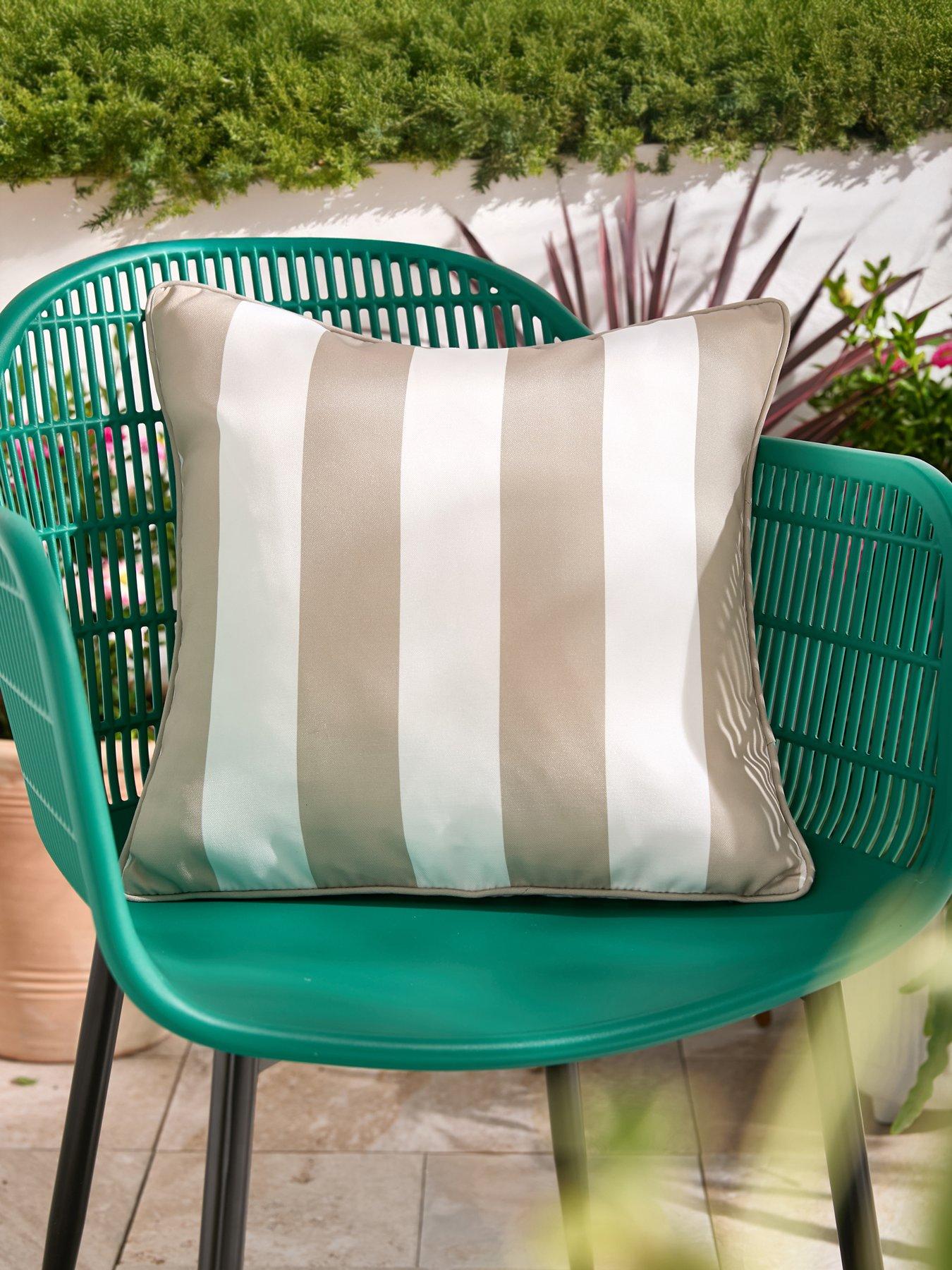 front image of the-very-collection-classic-stripe-showerproof-cushion