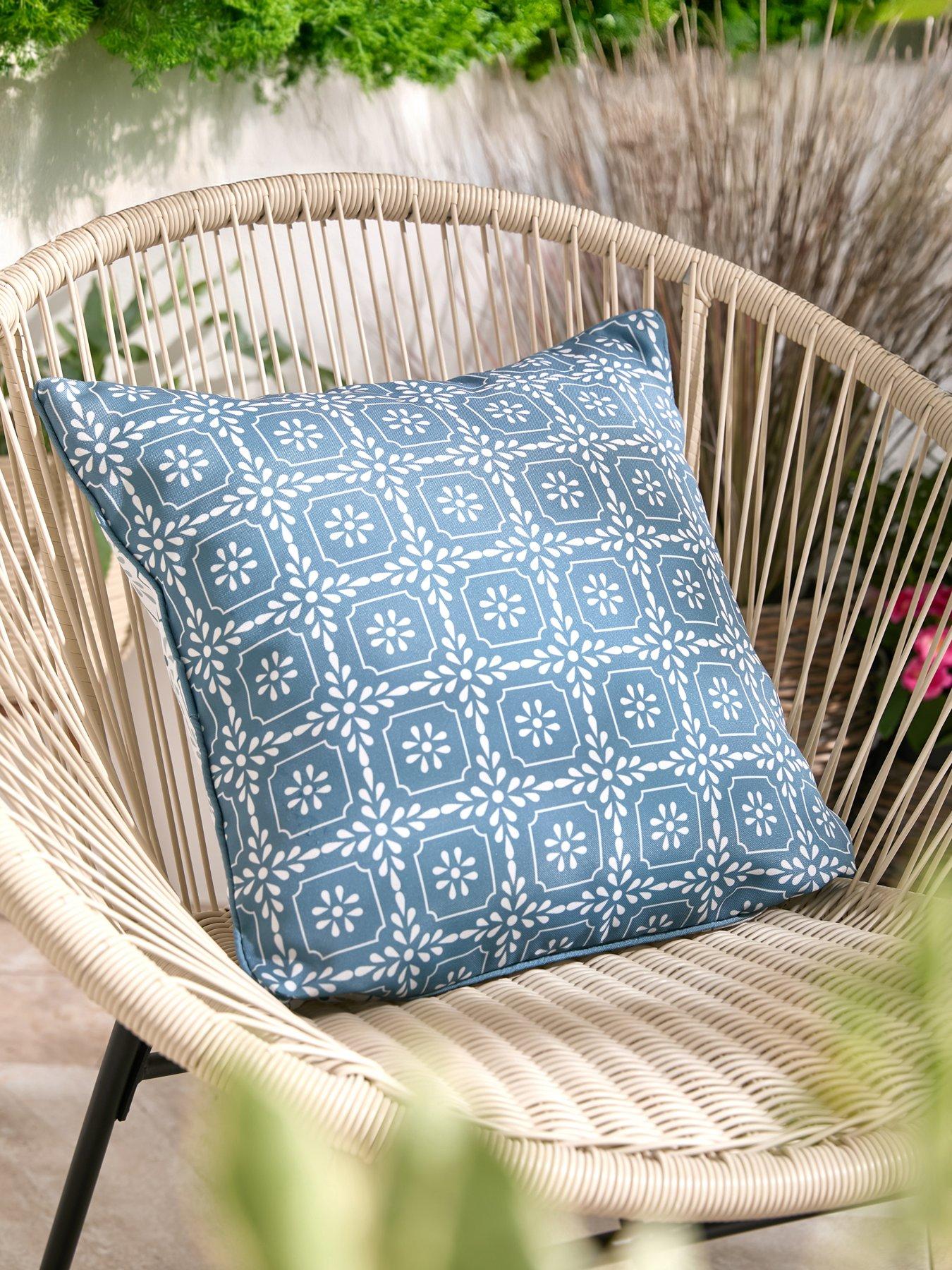 very-home-ditsy-floral-showerproof-cushion