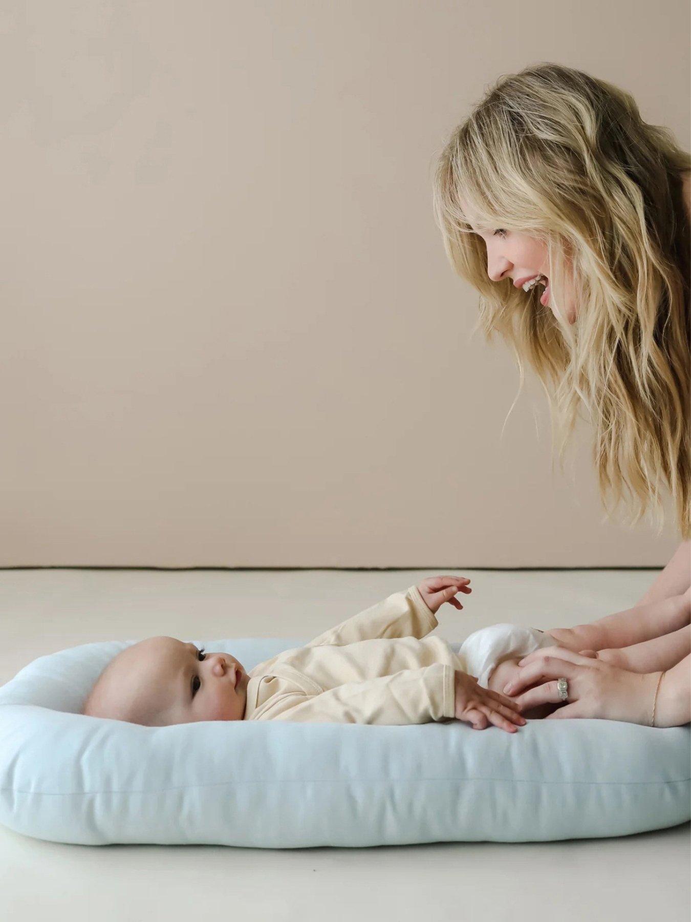 snuggle-me-newborn-baby-lounger-bluebell