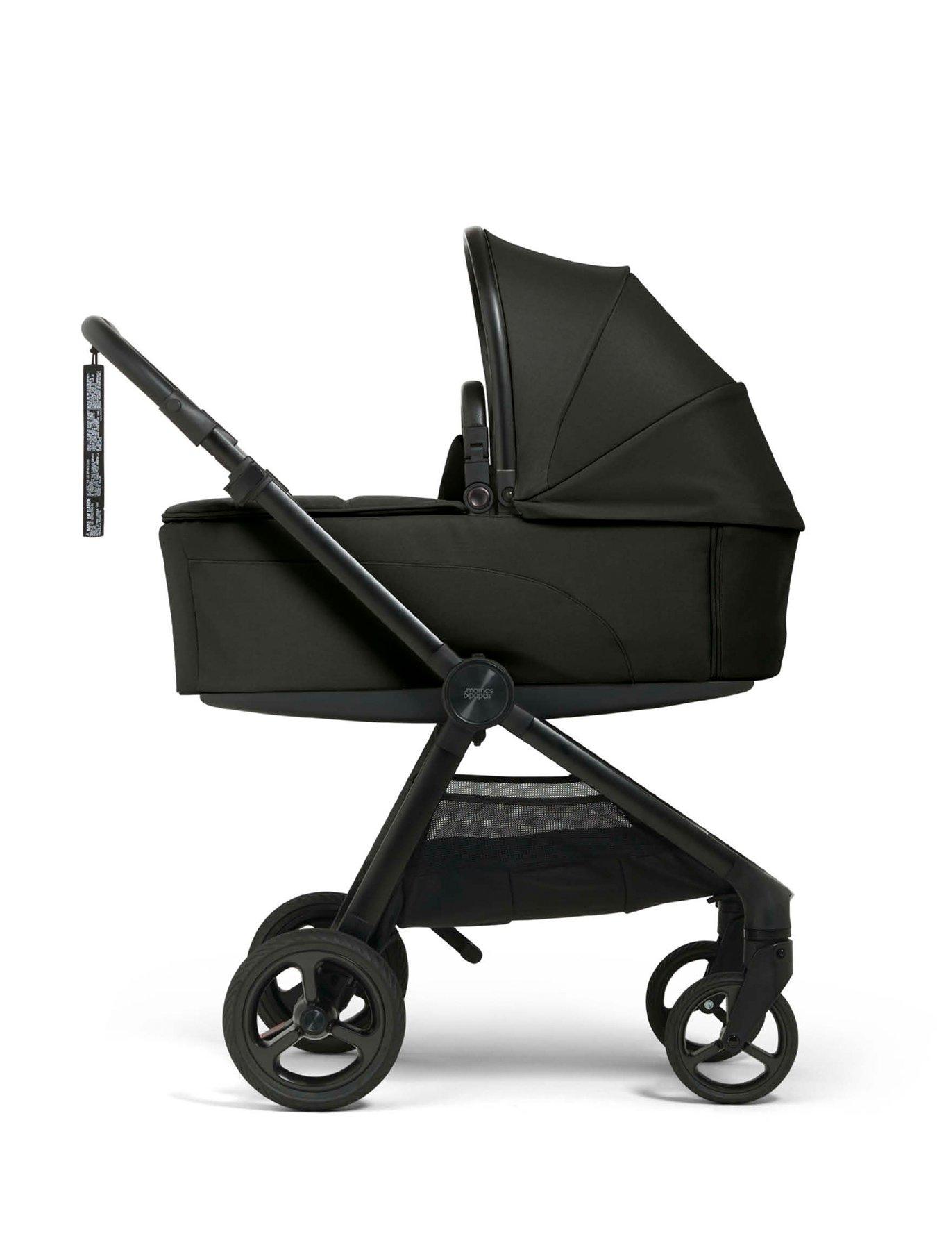 Image 5 of 7 of Mamas & Papas Complete Kit - Cloud T Vardo Noir (Inc Pushchair, Carrycot, Adaptors, Cupholder, Bag, Footmuff, Cloud T &amp; Isofix Base)