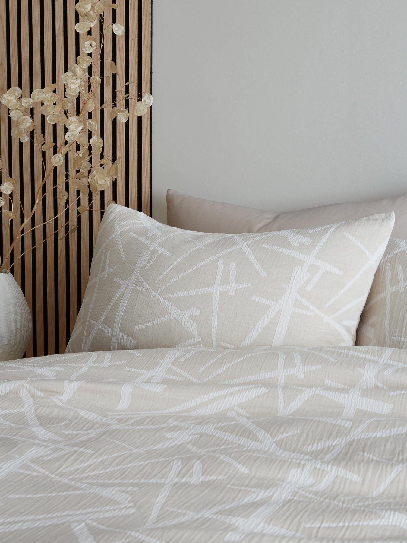 Image 3 of 4 of Appletree Otto Duvet Cover Set