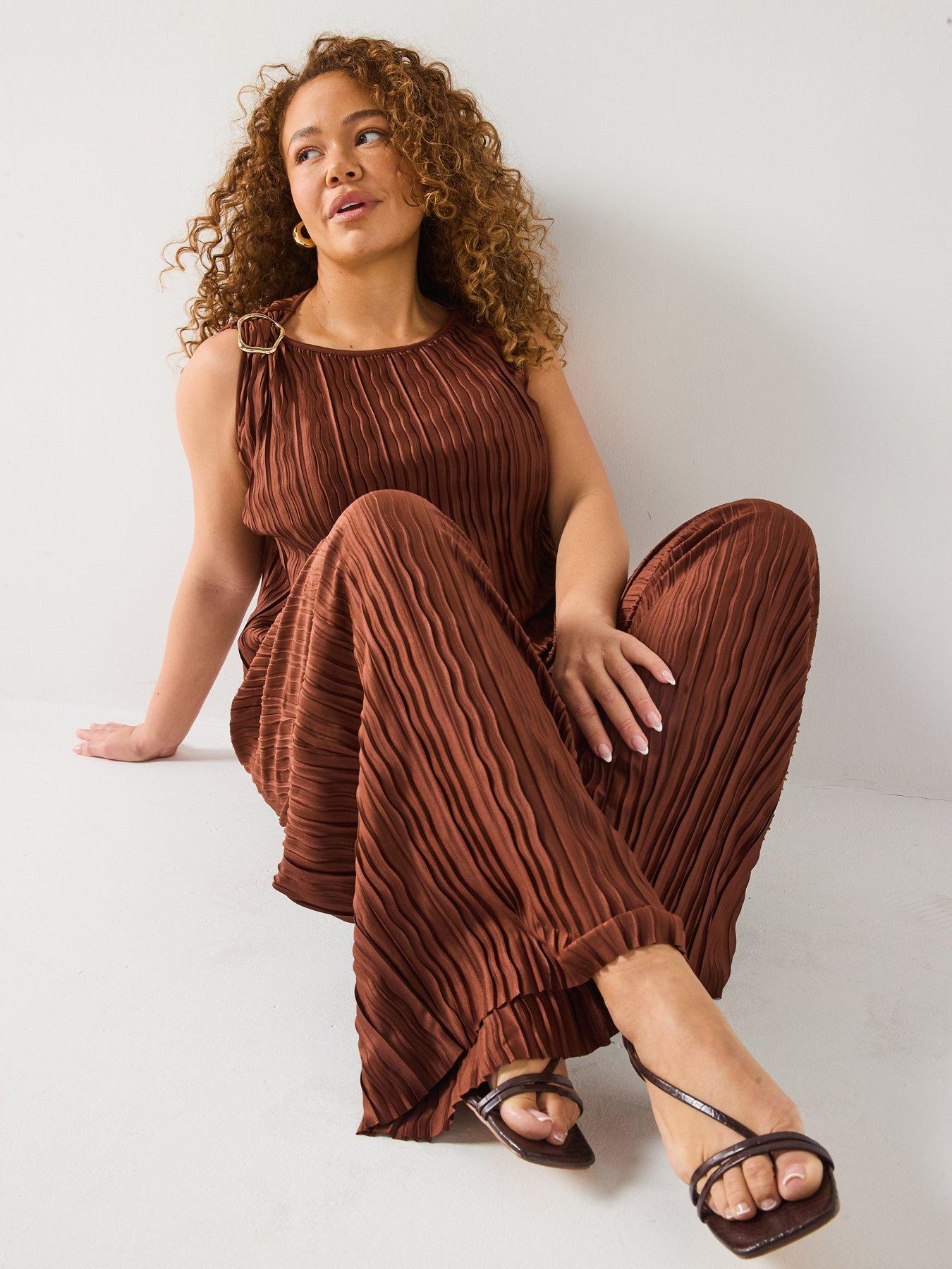  image of v-by-very-curve-gold-trim-plisse-sleeveless-top-co-ord