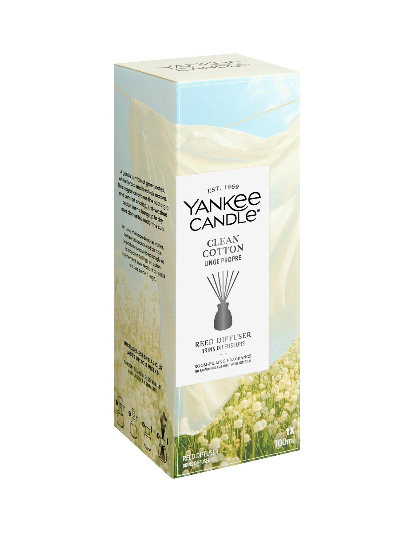 Yankee Candle Signature Clean Cotton Medium Jar with Clean Cotton Reed Diffuser