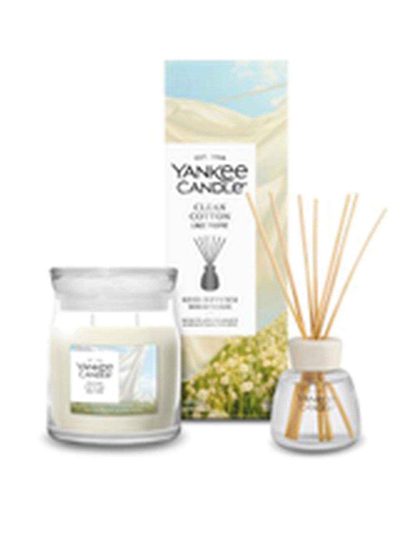 Image 6 of 6 of Yankee Candle Signature Clean Cotton Medium Jar with Clean Cotton Reed Diffuser