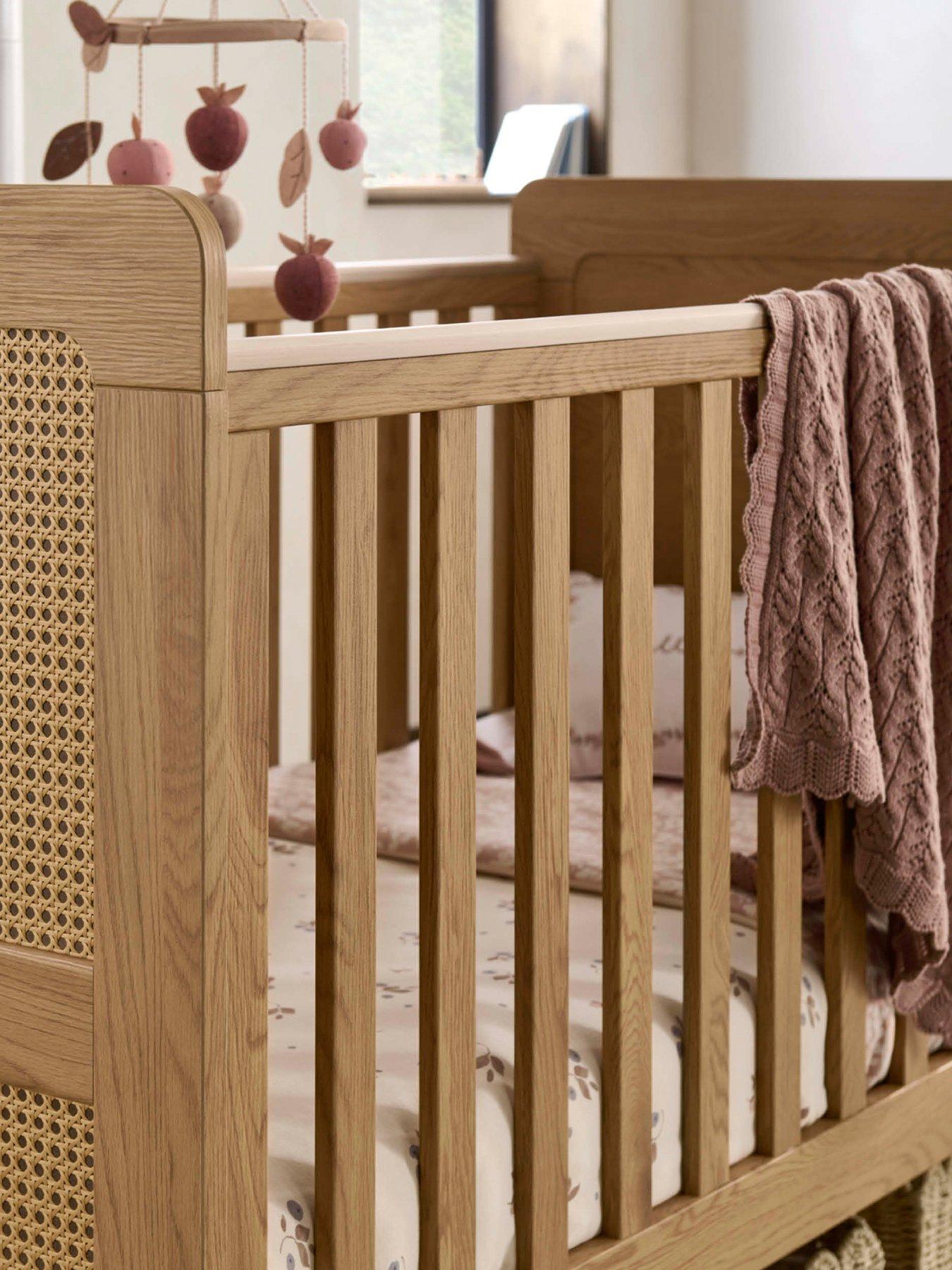  image of mamas-papas-esna-cotbed