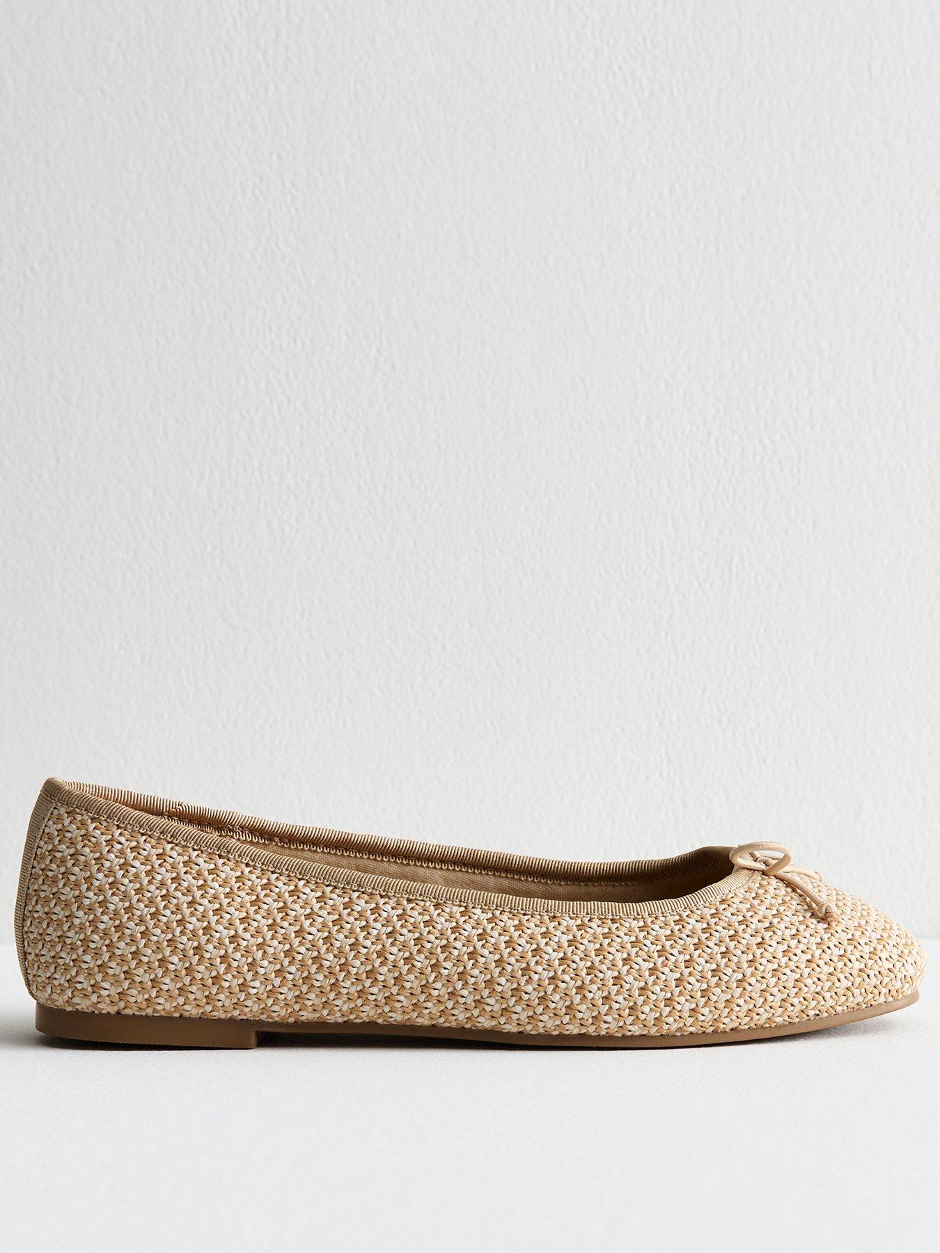 New Look Wide Fit  Raffia Bow Detail Ballerina Pumps - Cream