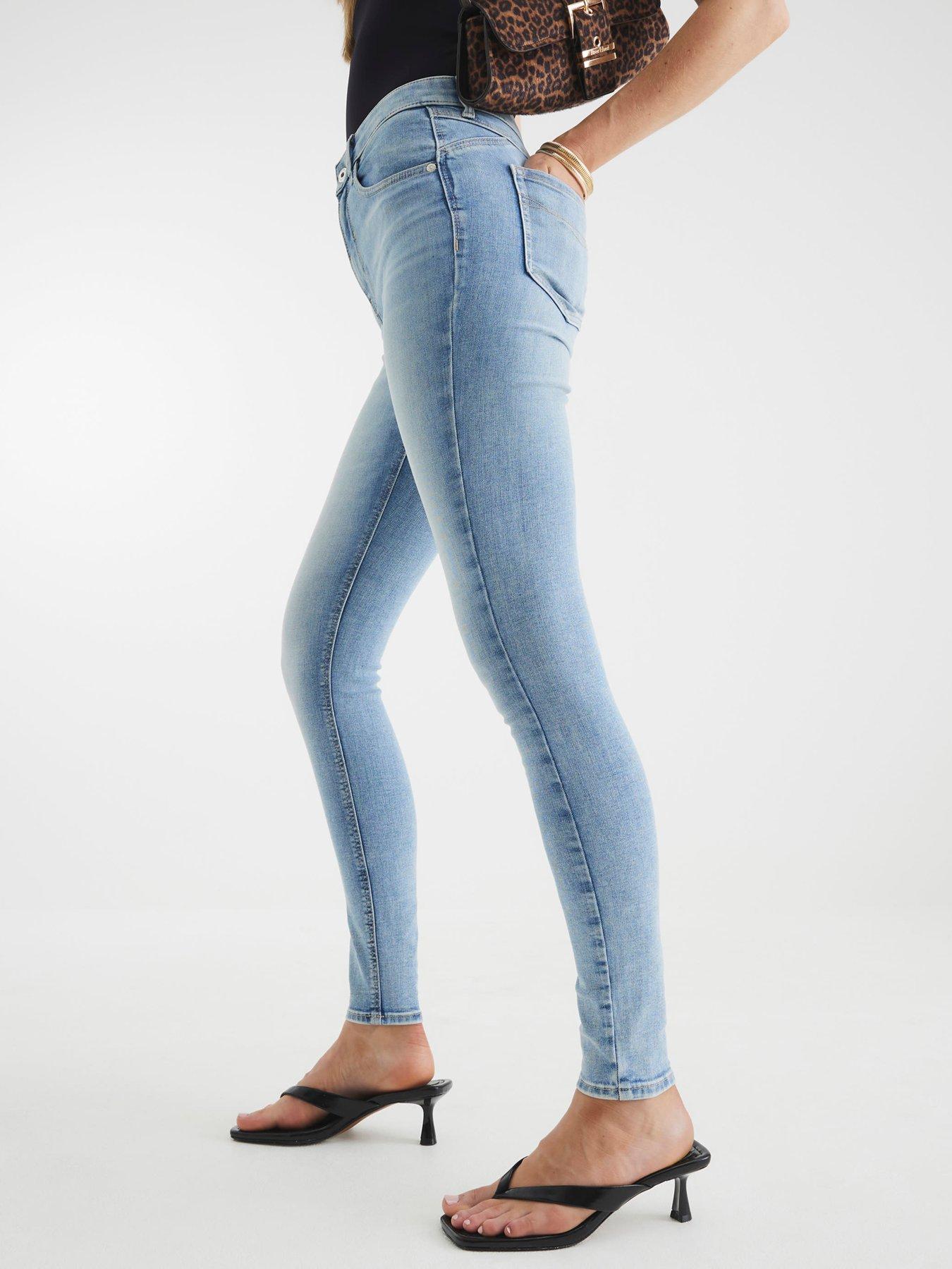 Image 2 of 4 of River Island Scooby Skinny Jeans - Light Denim