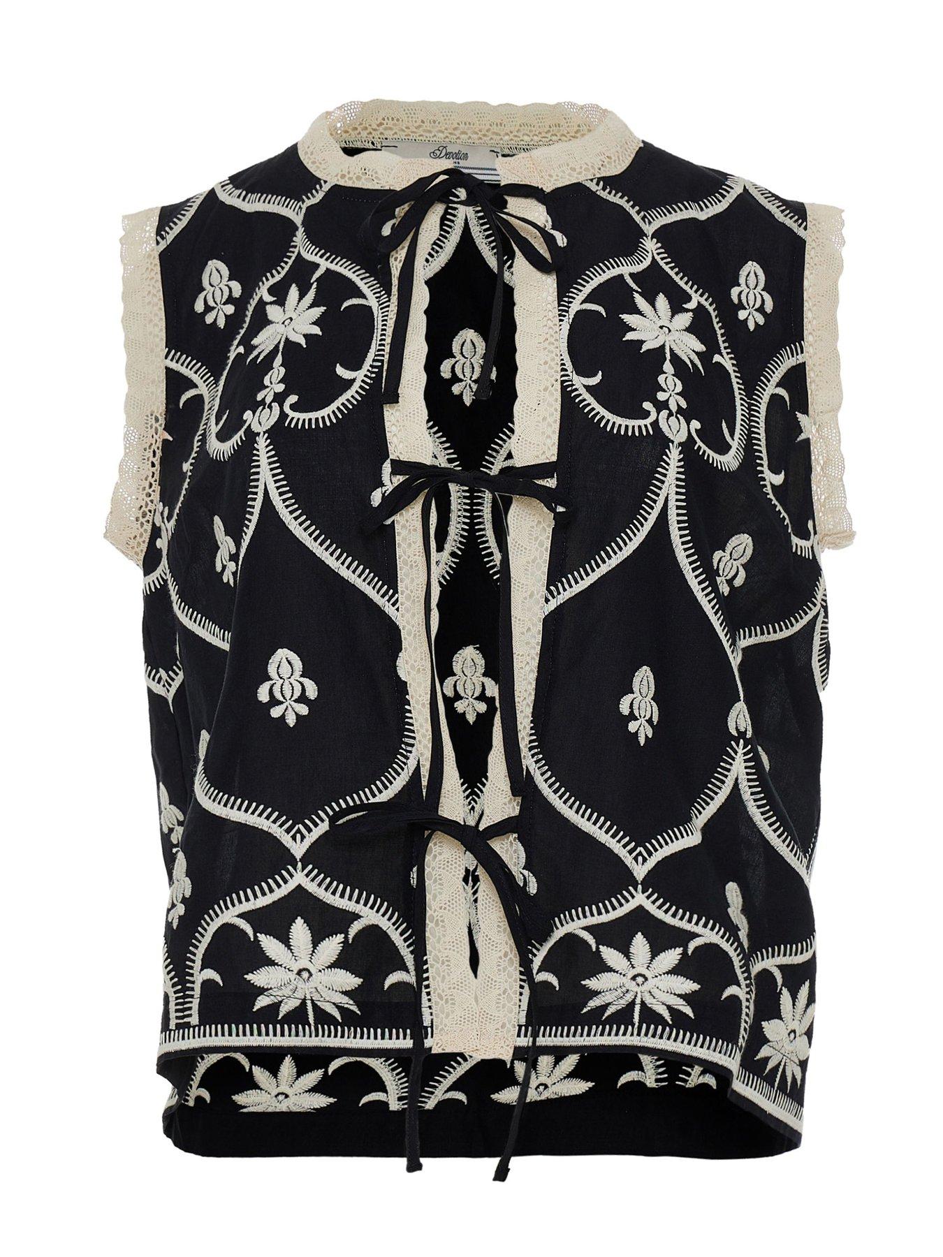 outfit image of devotion-twins-canny-tie-front-sleeveless-shirt-multi